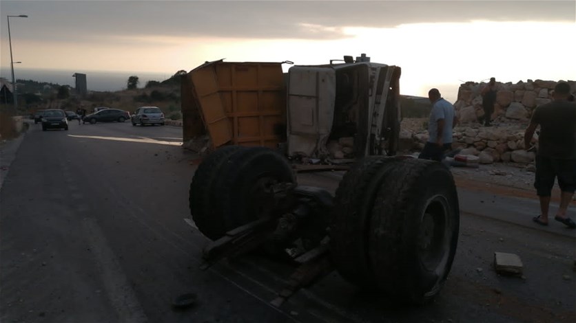 وفاة شاب بحادث سير مروع على أوتوستراد عمشيت - غرفين - Lebanon