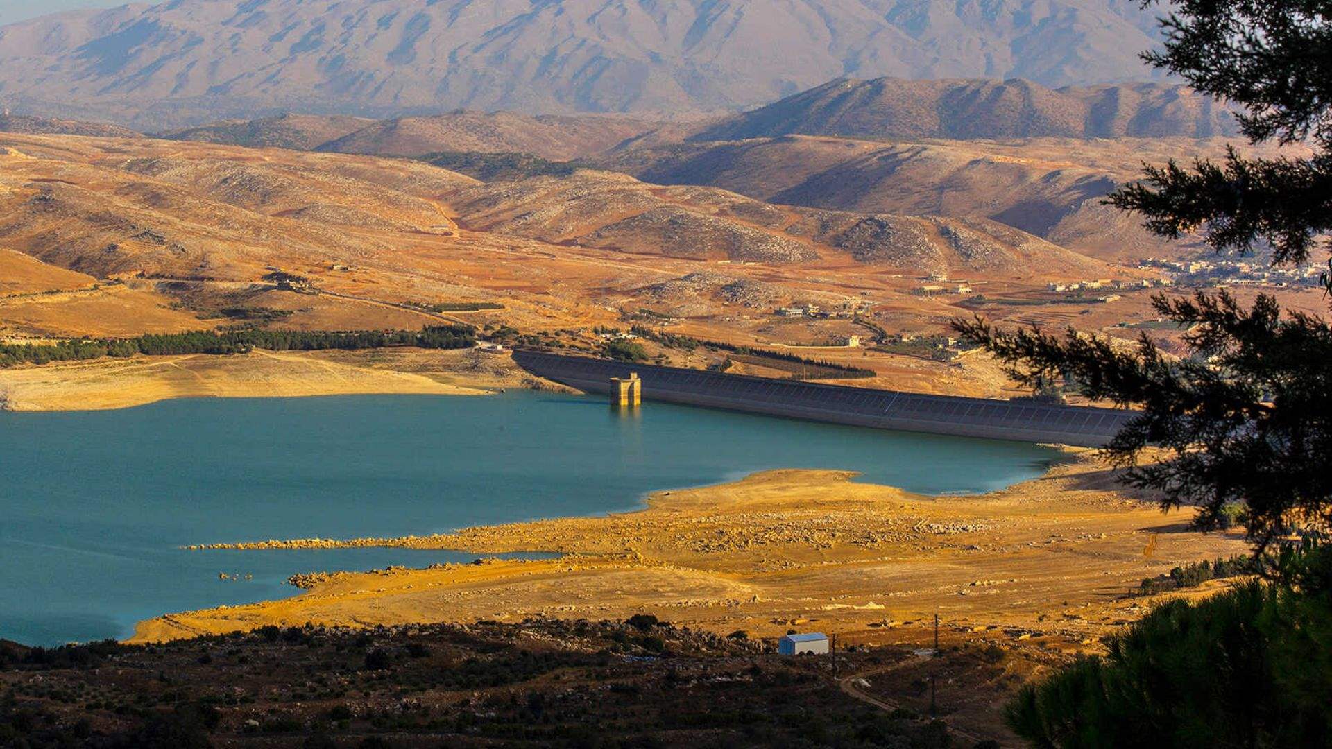 Litani River Authority&#39;s team finds new pollution spots in Lake Qaraoun   