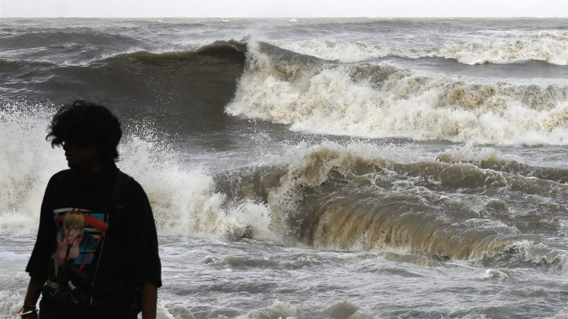 Tens of thousands evacuated as cyclone menaces India and Pakistan