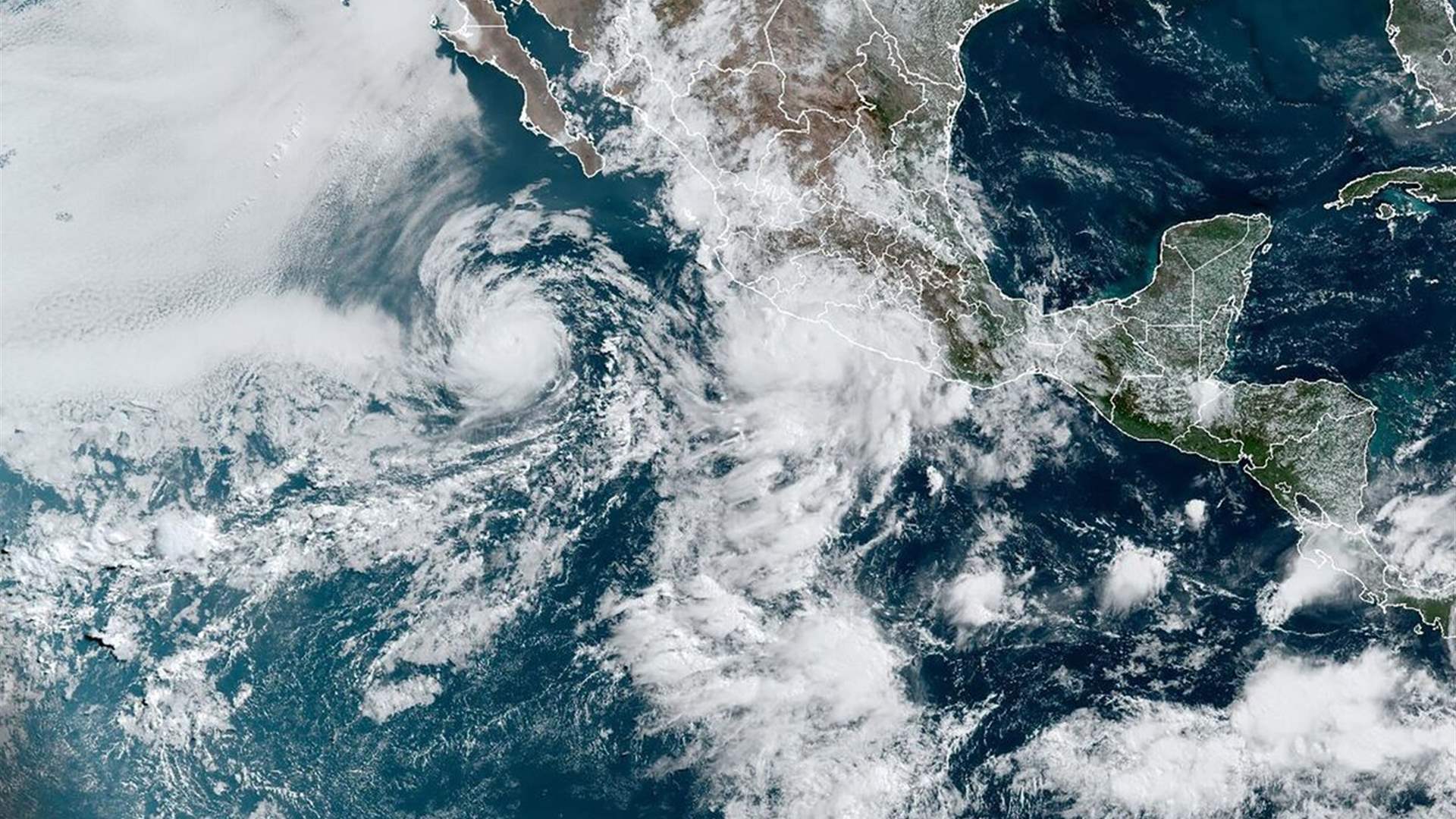 Hurricane Beatriz strengthens off coast of Mexico