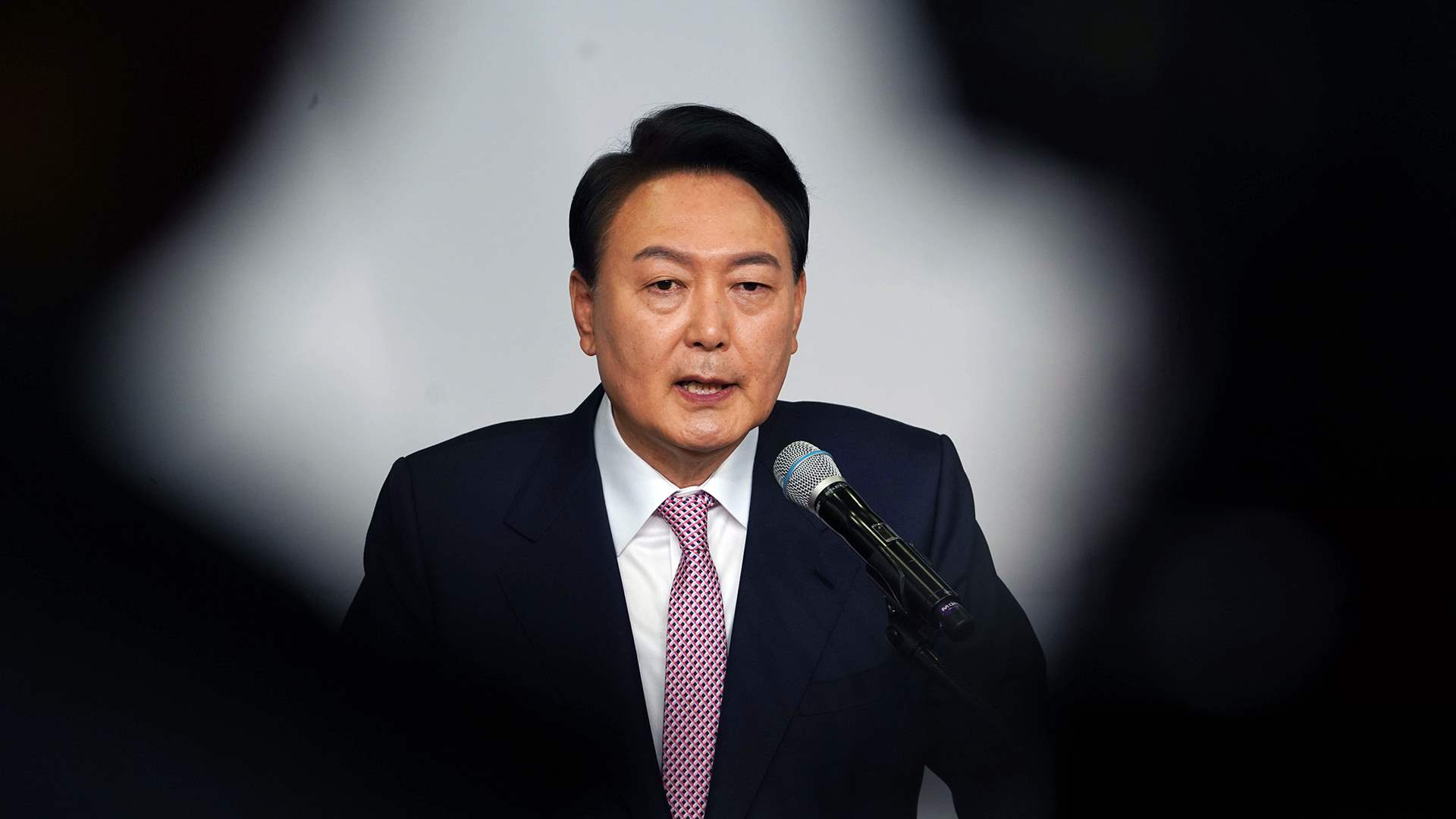 South Korean President&#39;s unannounced visit to Ukraine to meet with Zelensky