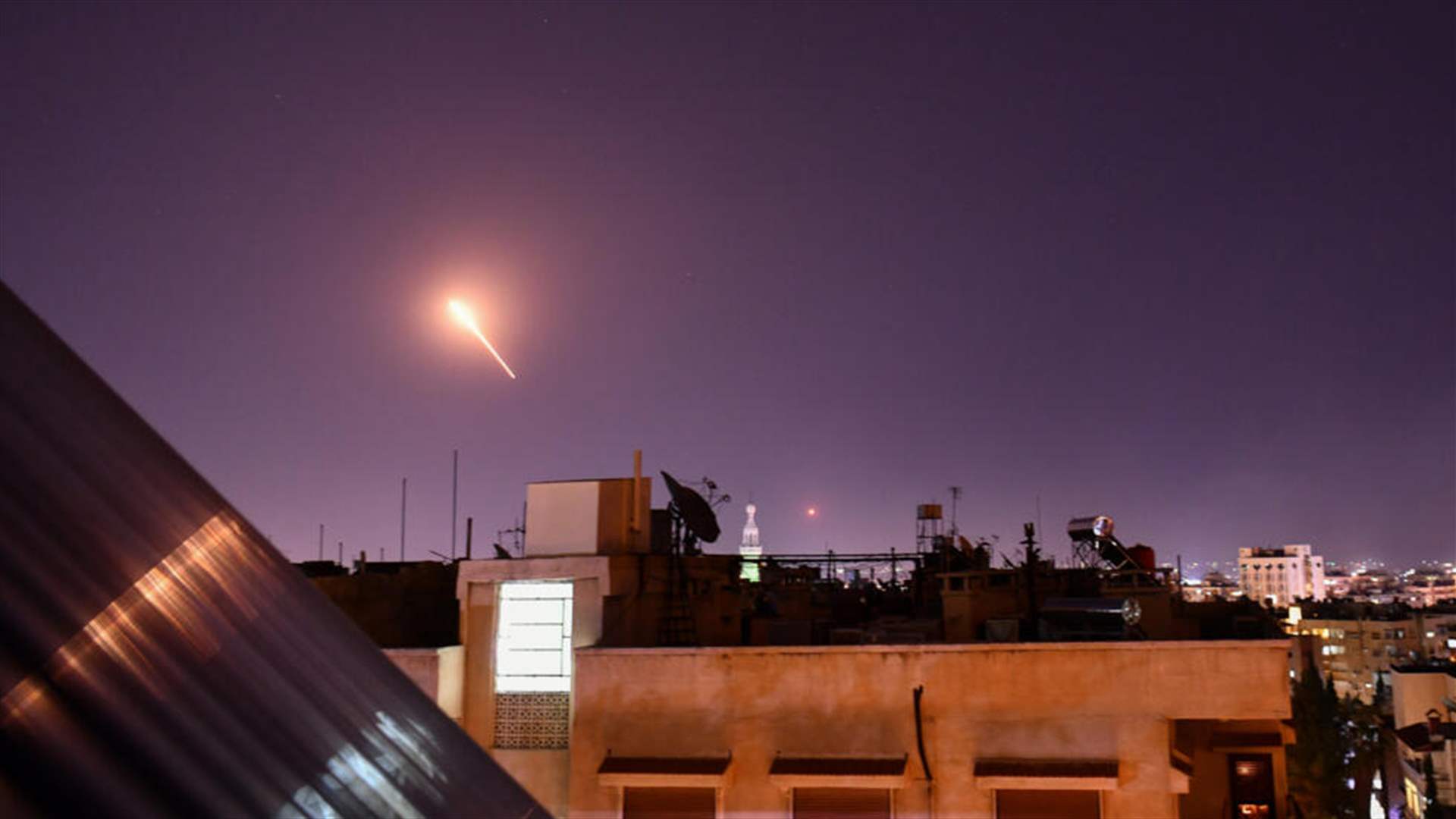 إصابة جنديين سوريين في قصف صاروخي إسرائيلي استهدف محيط دمشق