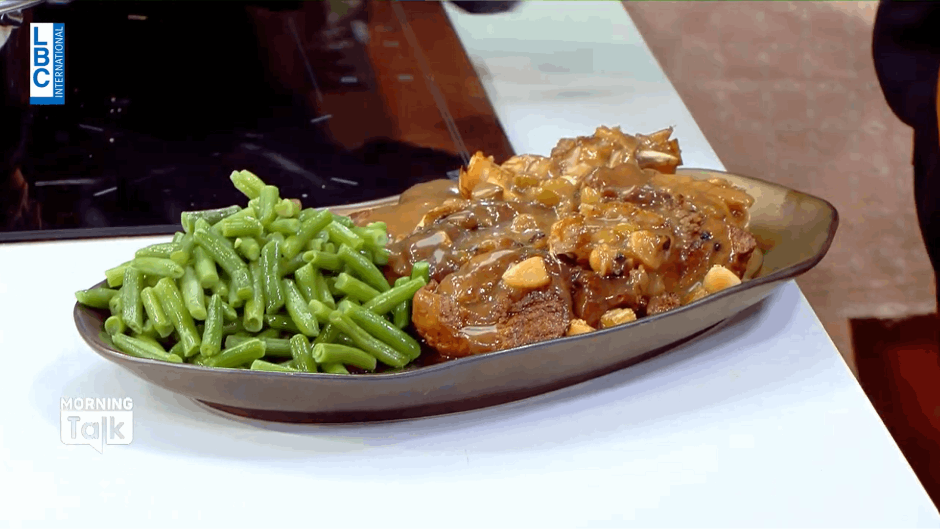 غريفي ستيك مع بطاطا مهروسة...وصفة شهية على طريقة الشيف فادي زغيب (فيديو)