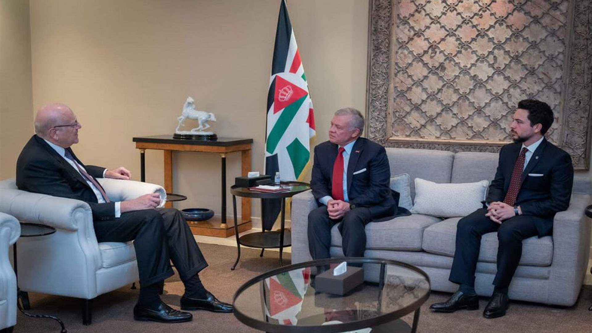 Jordan&#39;s King calls for intensified efforts to halt Gaza war in meeting with Lebanon&#39;s PM