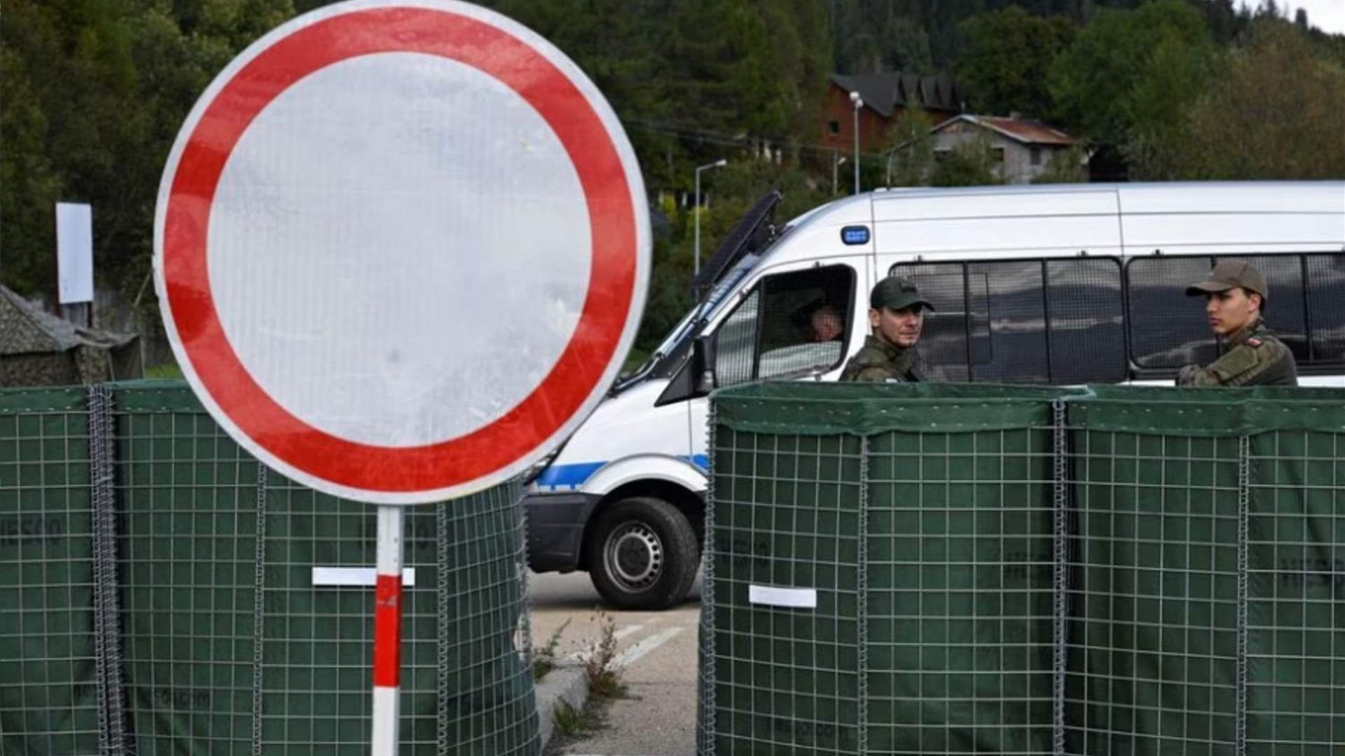 Poland, Czech Republic extend border controls with Slovakia 