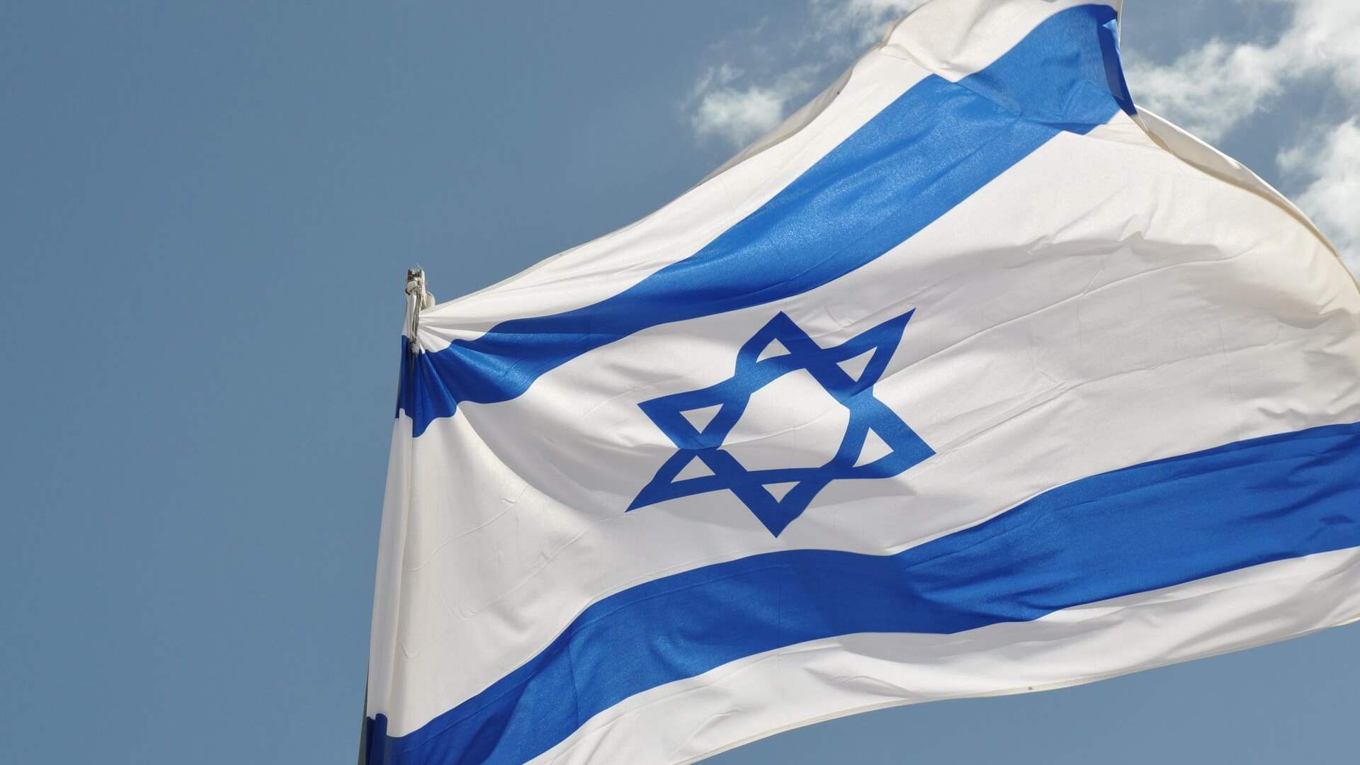 إسرائيل تؤكد تسلم الجيش الرهينتين المفرج عنهما من قطاع غزة