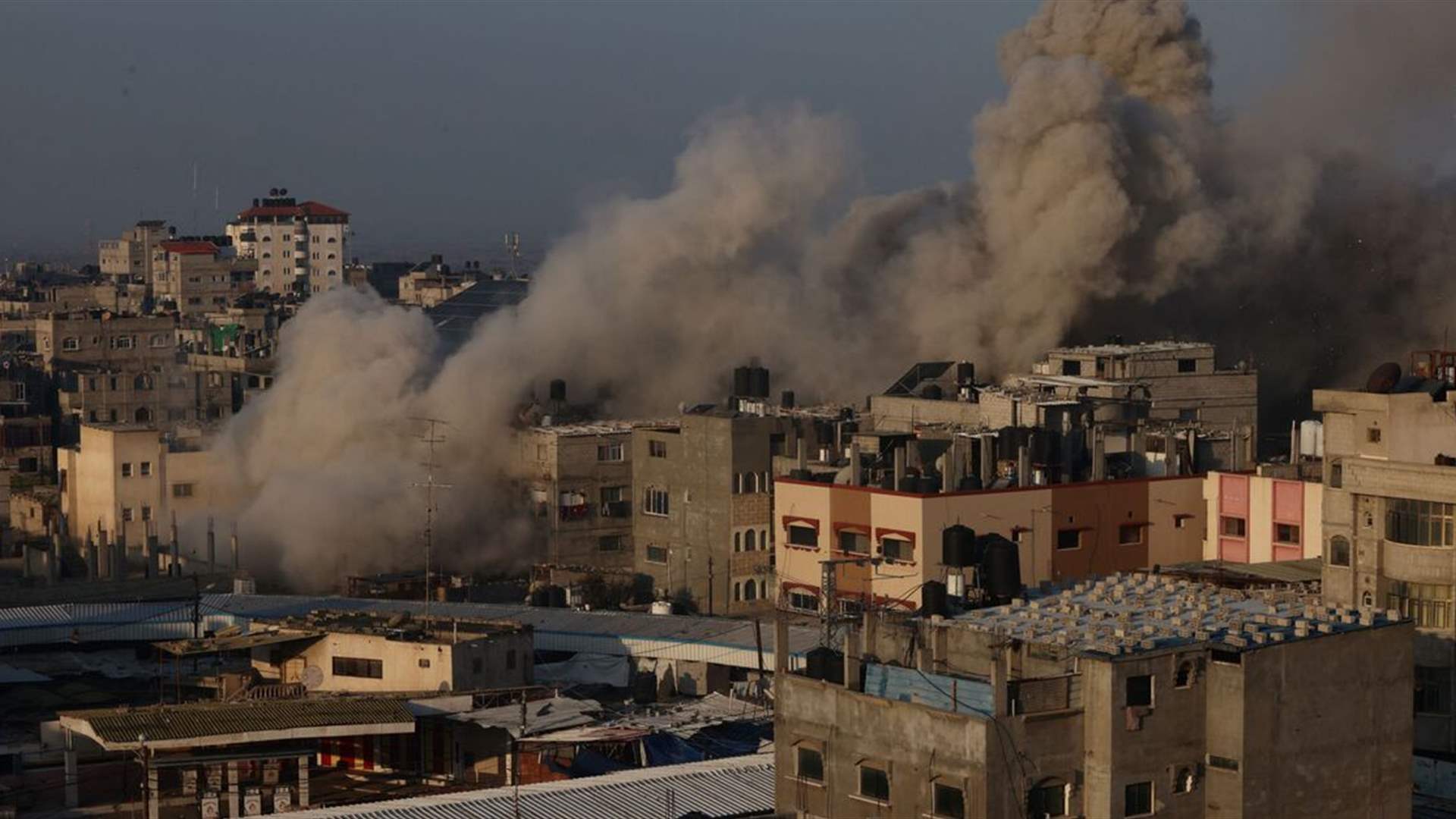 Israeli army reports shelling &#39;over 200 terrorist targets&#39; in Gaza on Friday 