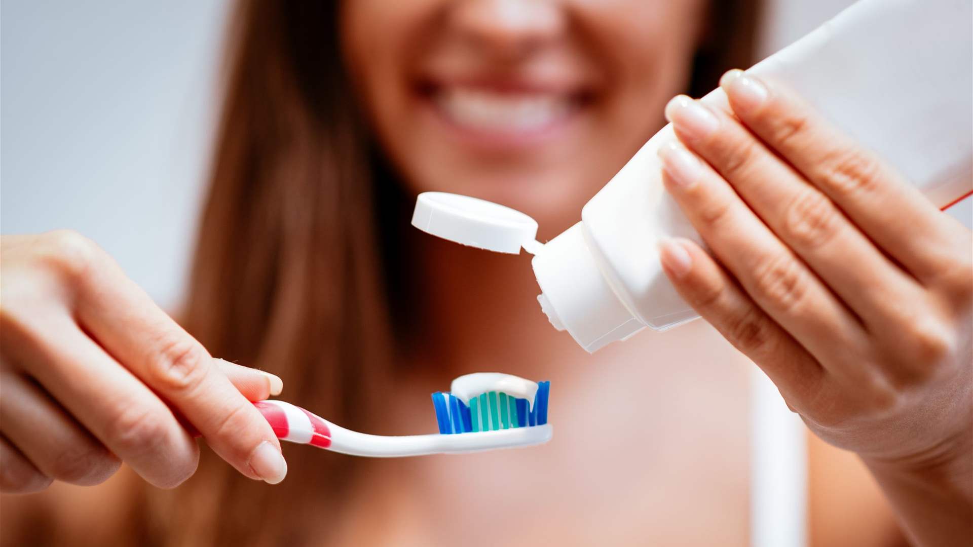 Should you brush your teeth in the morning, before or after breakfast?