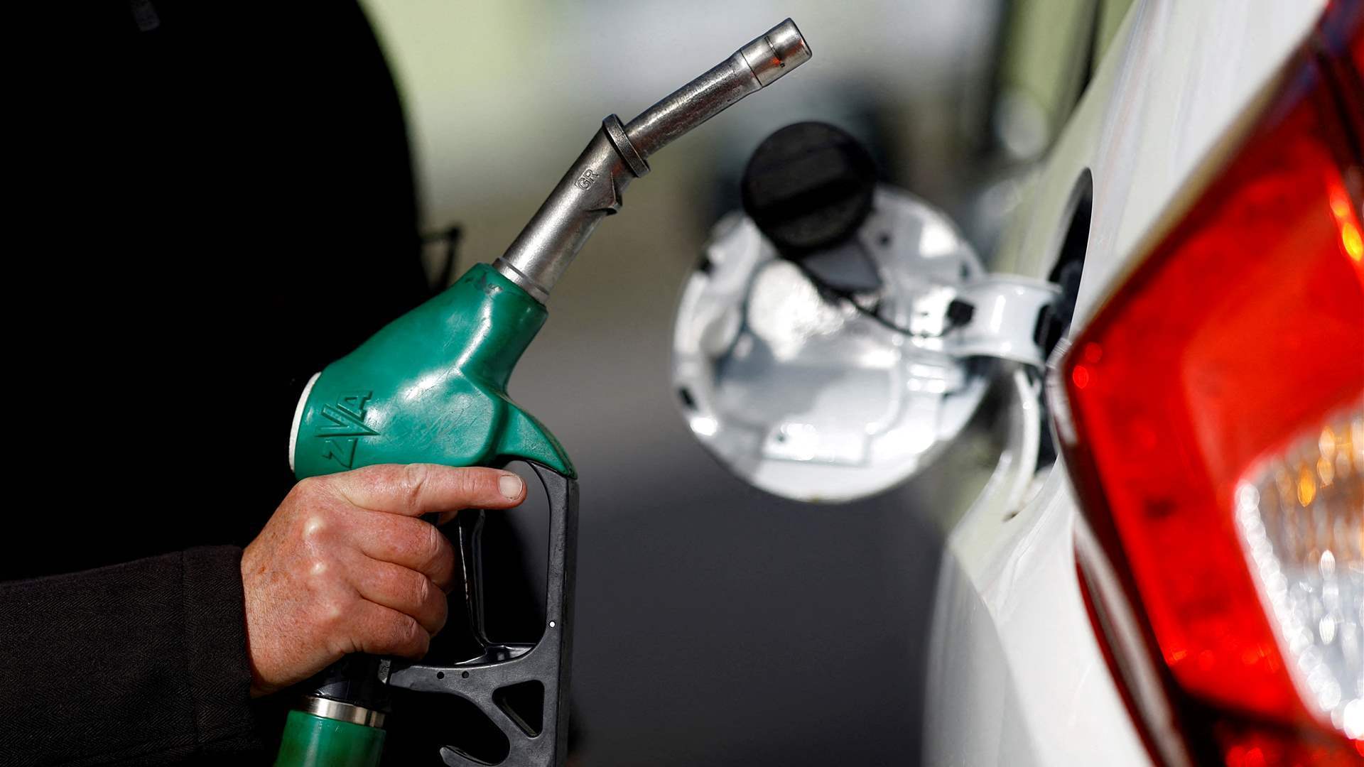 Lebanon&#39;s fuel prices slightly drop