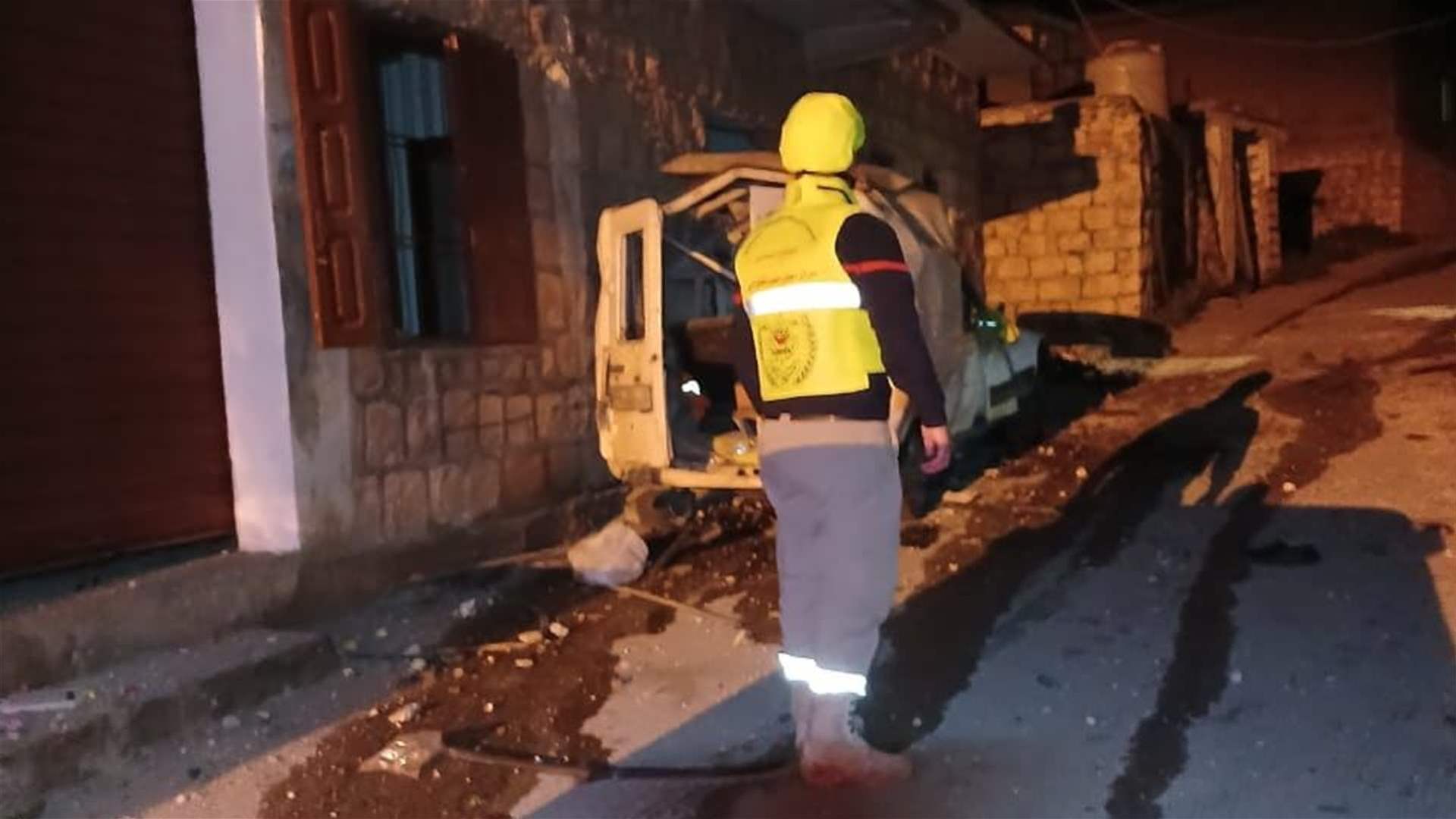 قصف مدفعي استهدف باحة مسجد في حولا ما أدى إلى استشهاد احد المواطنين وجرح ستة مواطنين بينهم أطفال