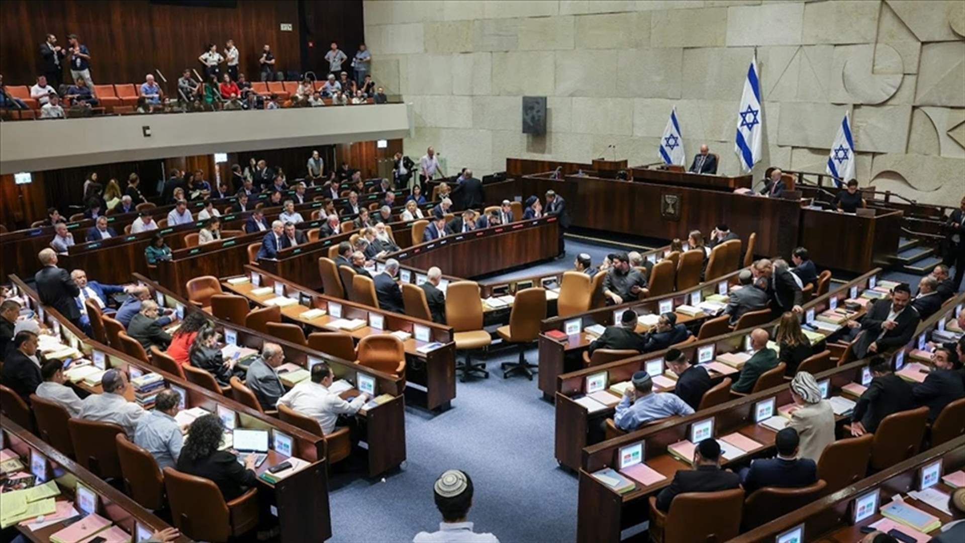 غانتس سيستقيل من حكومة الطوارئ إذا تم إعفاء اليهود المتشددين من الخدمة العسكرية الإلزامية 