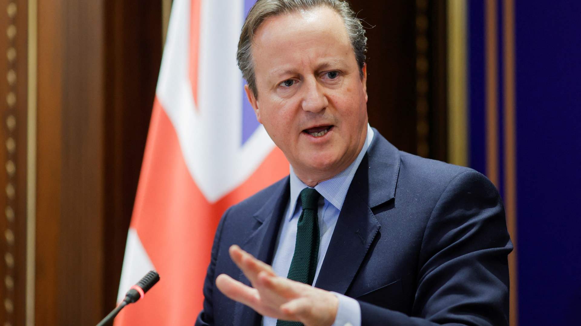 UK&#39;s Cameron: Banning UK arms exports to Israel would strengthen Hamas