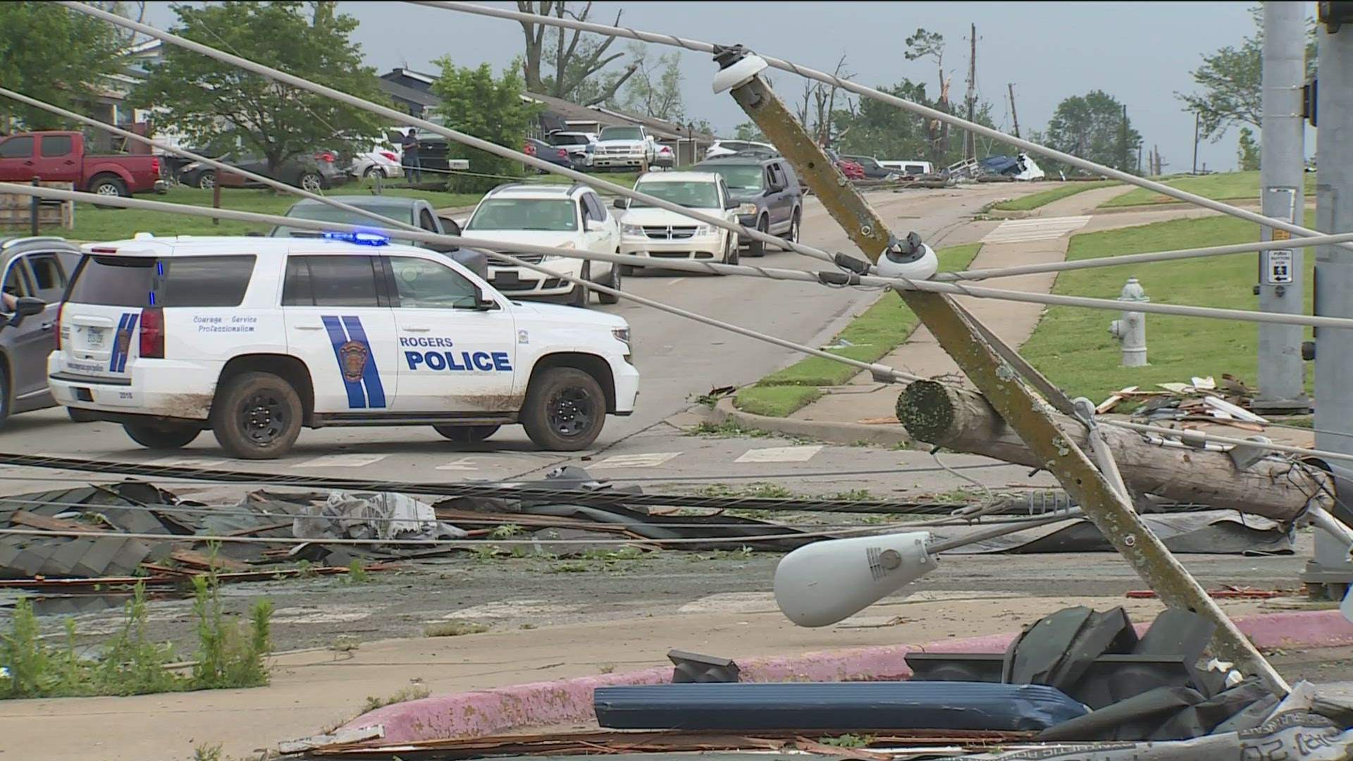 US storms kill at least 21 across four states