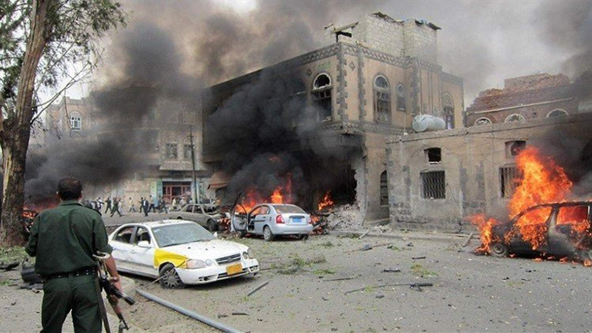 مقتل خمسة أشخاص على الأقل في انفجار مبنى سكني بشرق اليمن
