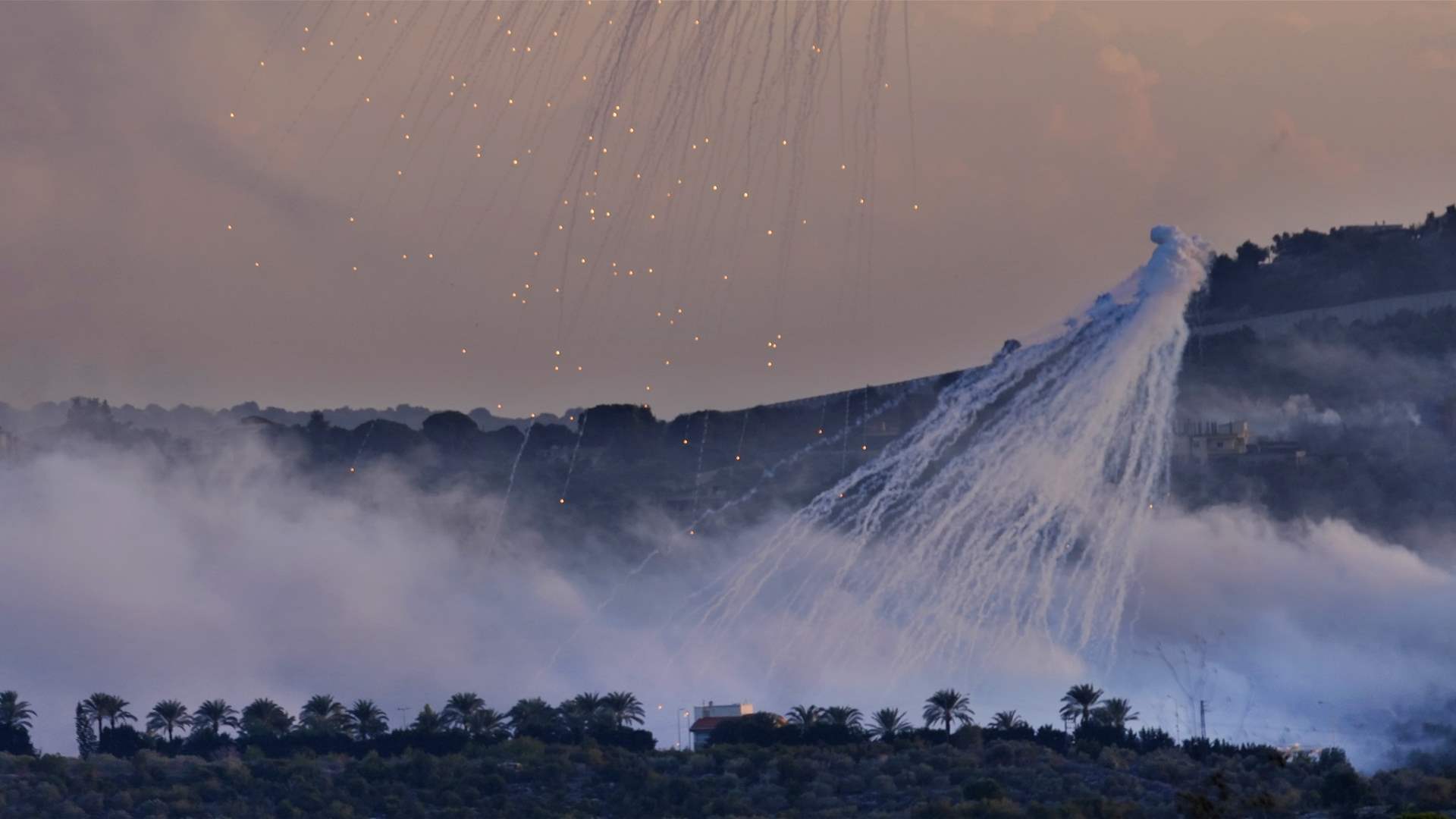 Human Rights Watch condemns Israel&#39;s use of white phosphorus in South Lebanon
