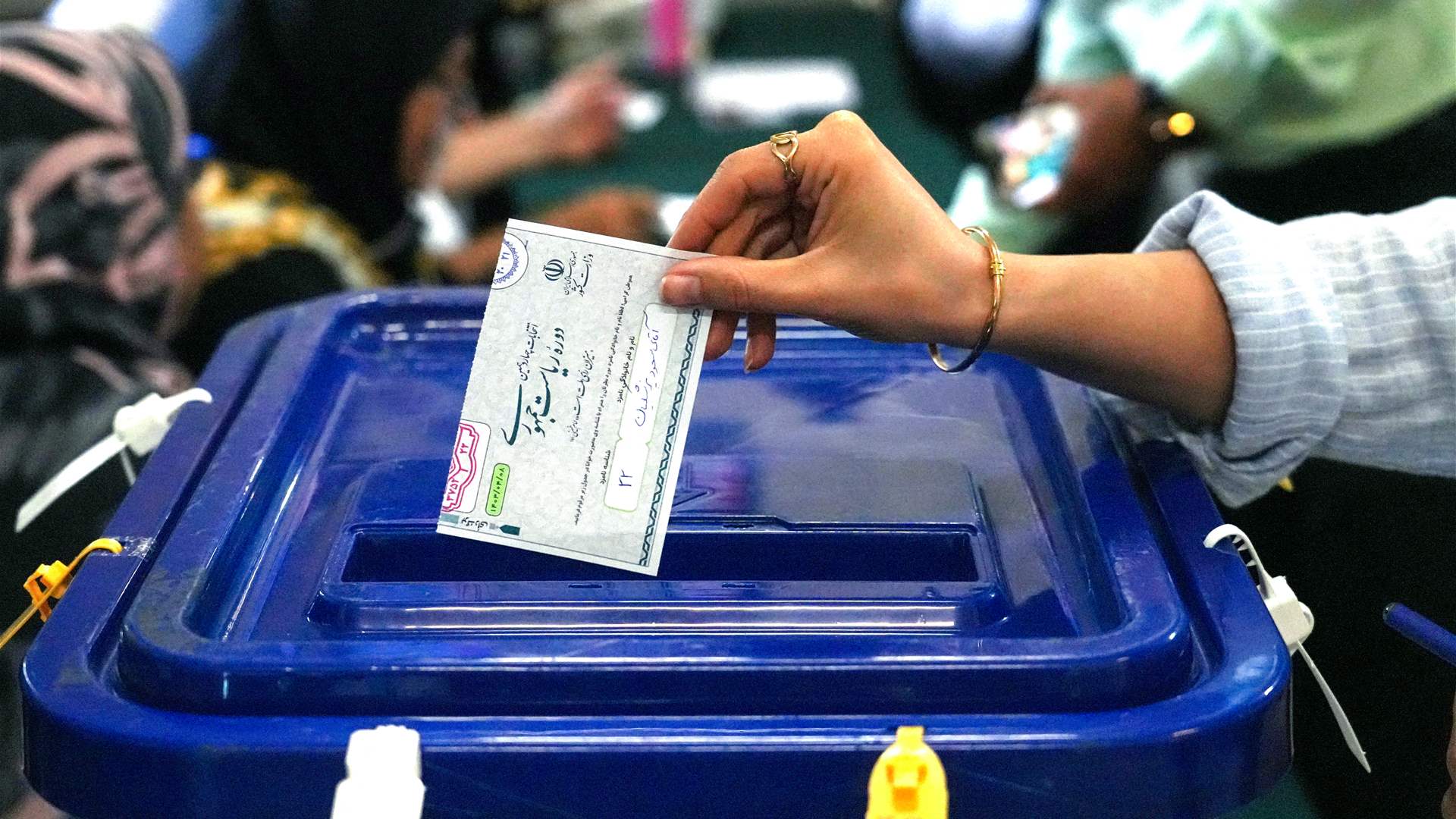 Reformist, ultraconservative qualify for Iran runoff vote