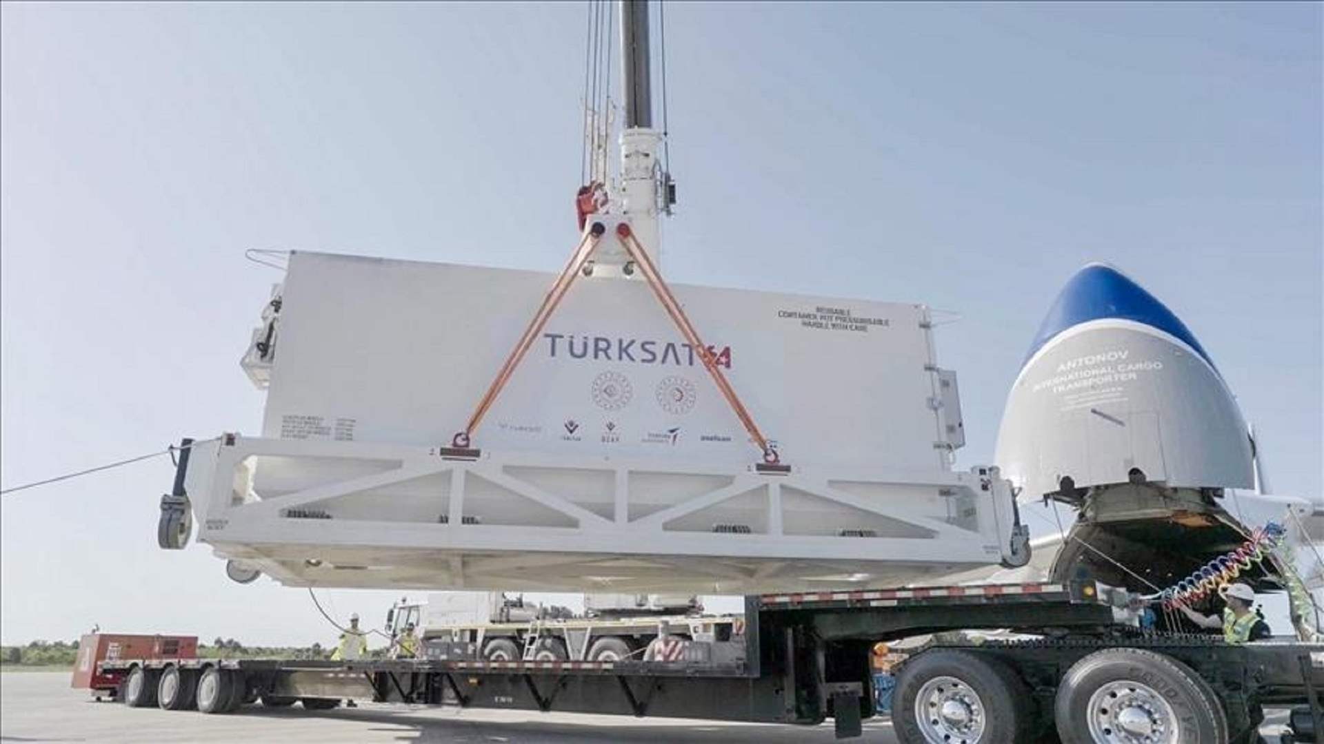 تركيا تطلق أول قمر صناعي للاتصالات محلي الصنع إلى مداره