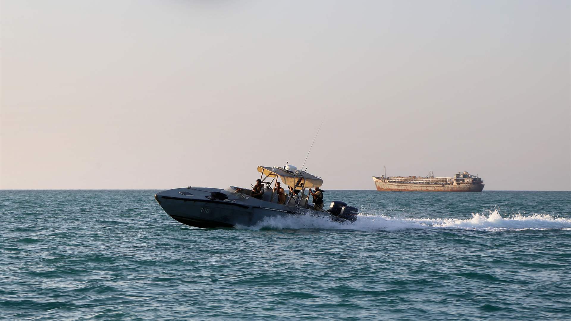 UKMTO: Vessel hit by projectiles southeast of Yemen&#39;s Aden