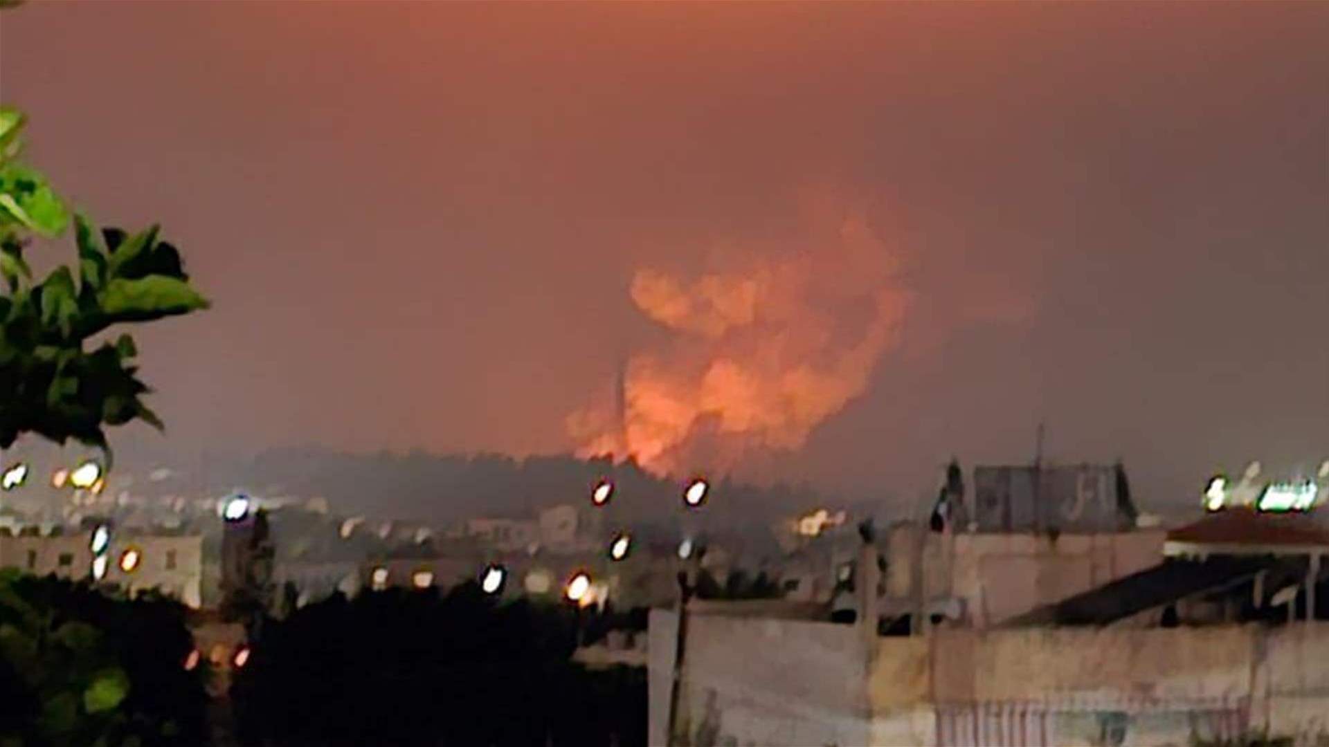 غارة إسرائيلية استهدفت بلدة عدلون - الزهراني جنوبي صيدا وأصوات انفجارات متتالية تسمع في أرجاء المنطقة (فيديو)