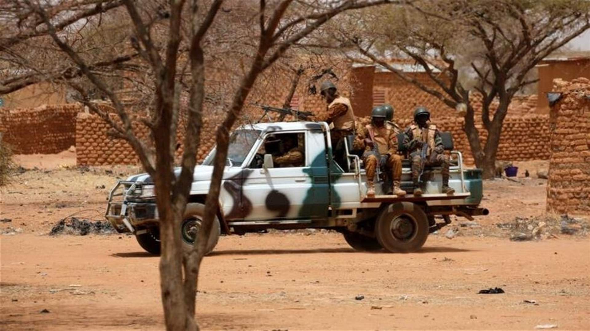 مقتل 15 جنديا في النيجر قرب الحدود مع بوركينا فاسو 