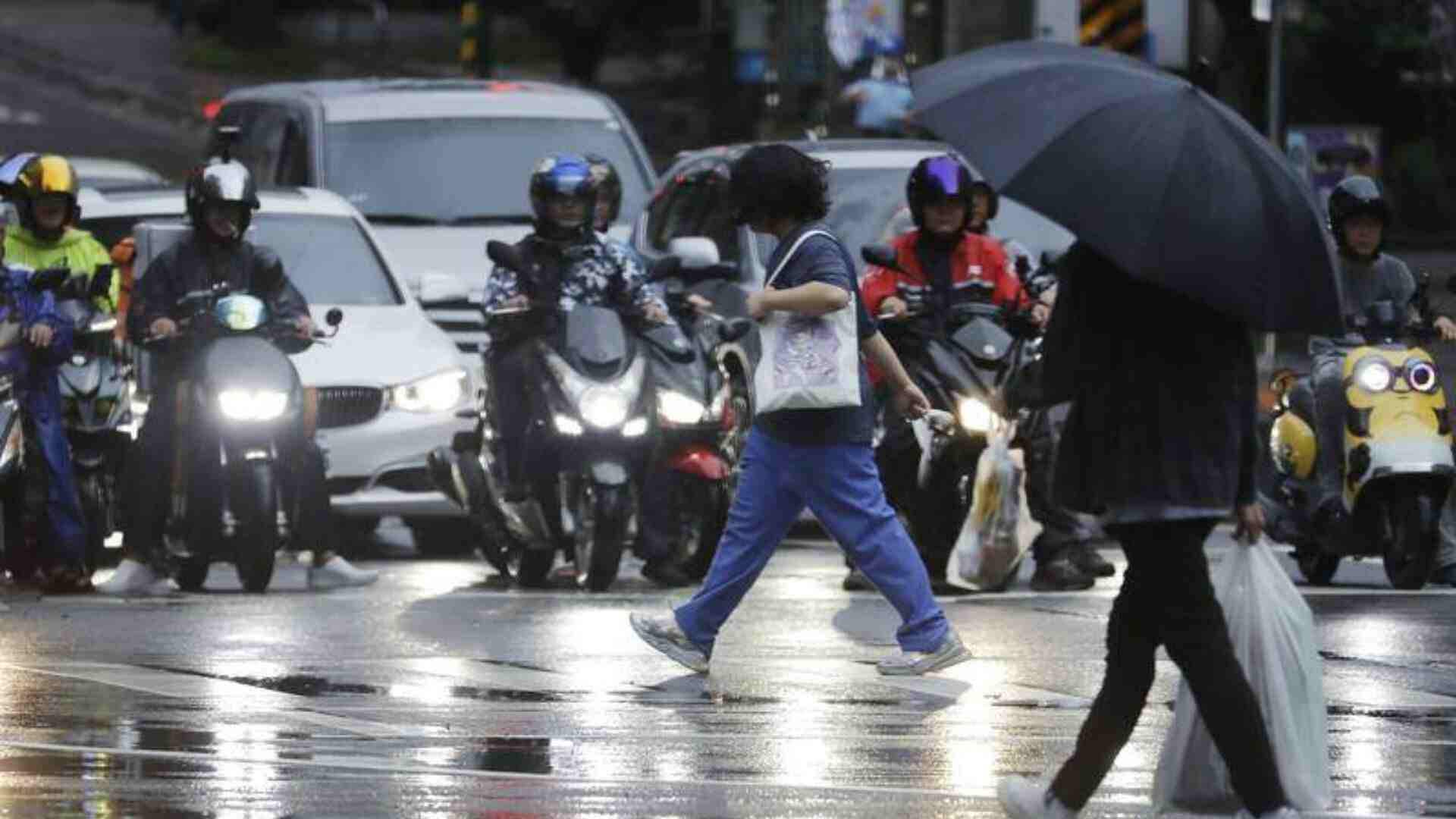 Taiwan braces for Typhoon Gaemi, cancels flights