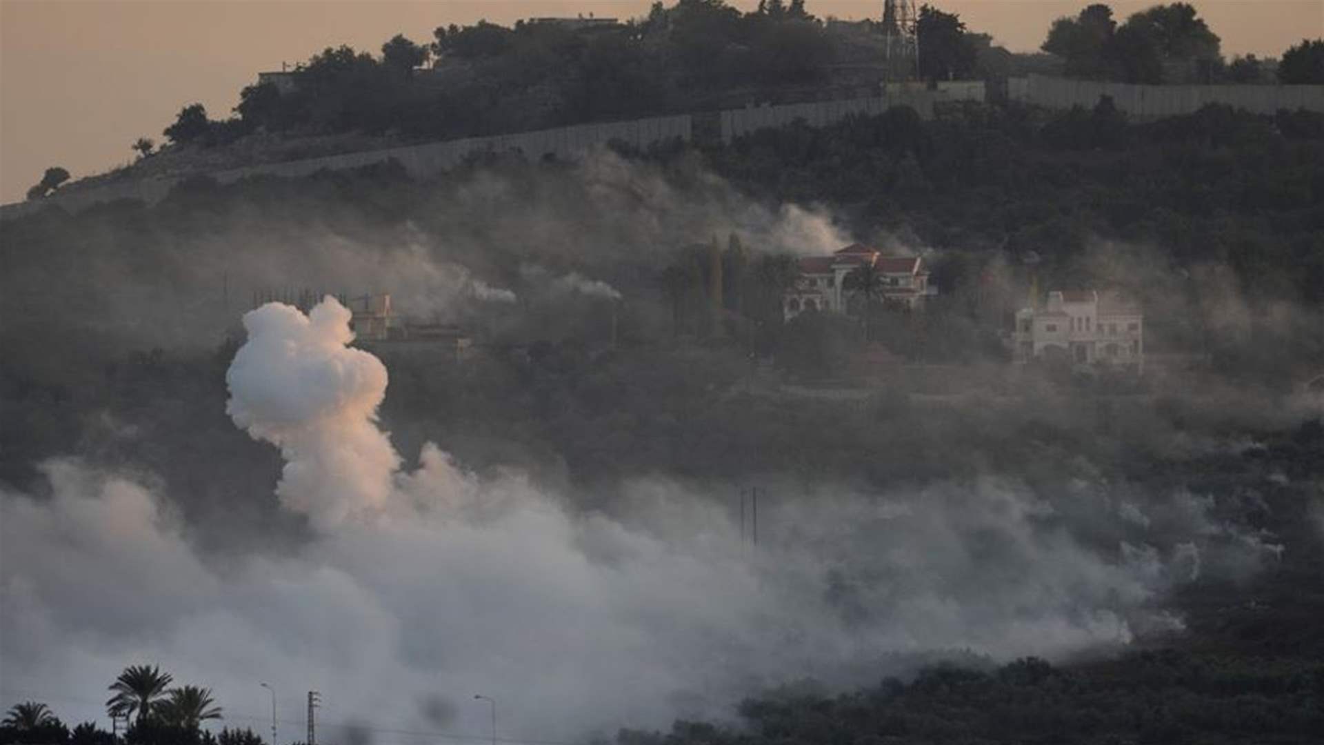 Israeli artillery shelling causes fires in southern Lebanon&#39;s Aitaroun