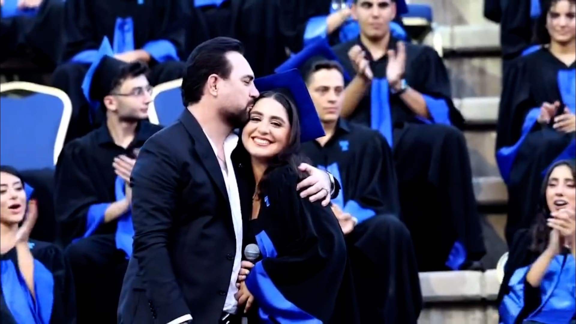 بعد صدور نتائج الامتحانات الرسمية... هكذا احتفل وائل جسار بنجاح ابنته! (صورة)