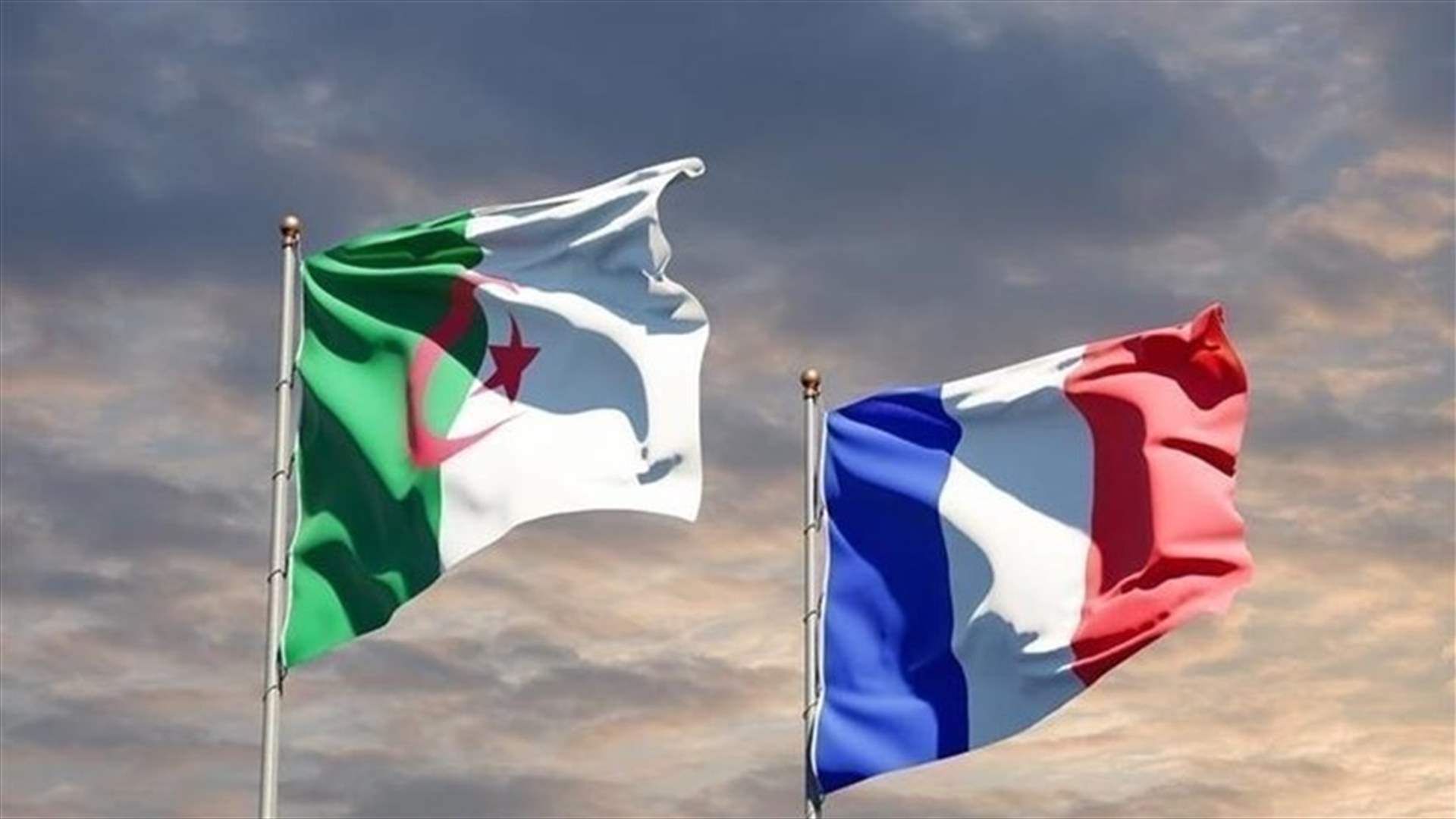 الجزائر تقرّر سحب سفيرها من فرنسا &quot;بأثر فوري&quot; على خلفية أزمة الصحراء الغربية
