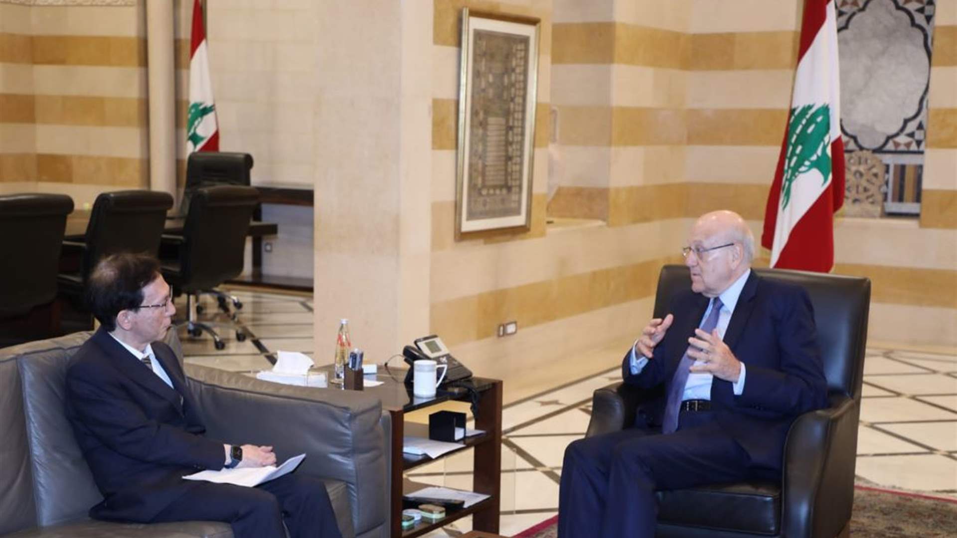 Lebanon&#39;s PM Mikati meets UK FM and Defense Minister: Solution lies in implementing international resolutions