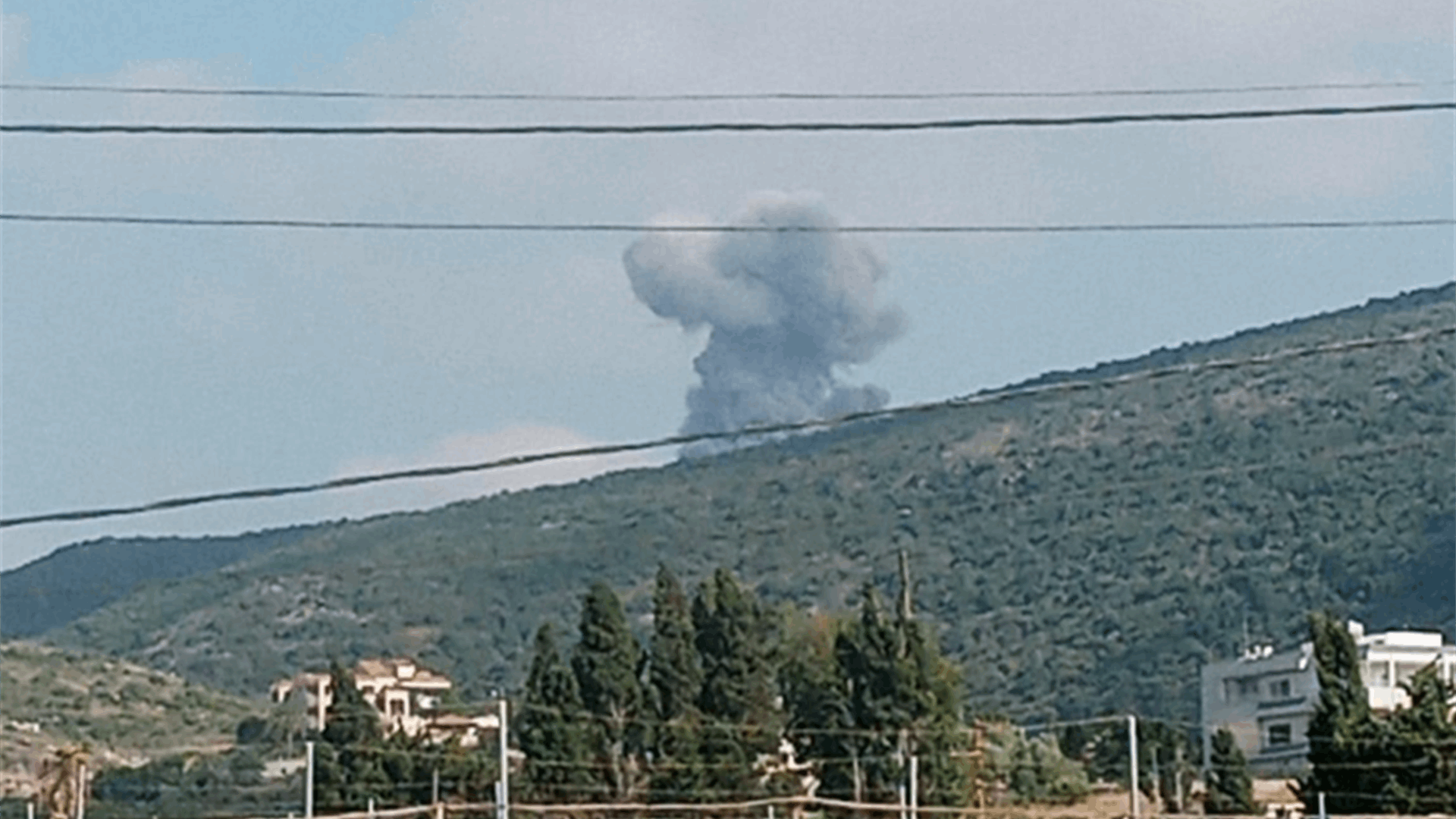 Israeli airstrike targets area in southern Lebanon; injuries and fatalities reported (Video)