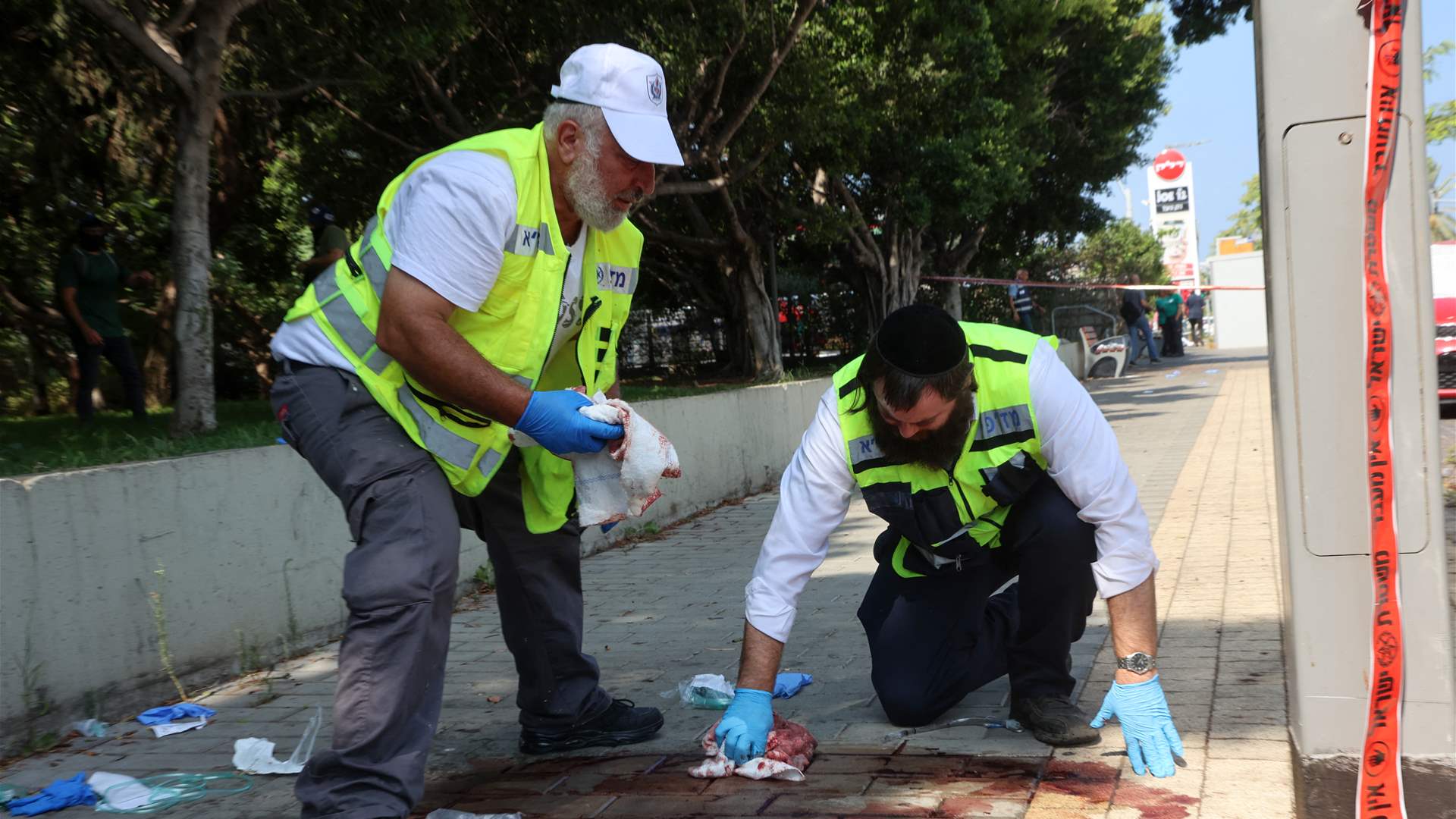 Israeli Minister distributes weapons, urges citizens to arm themselves after Tel Aviv attack