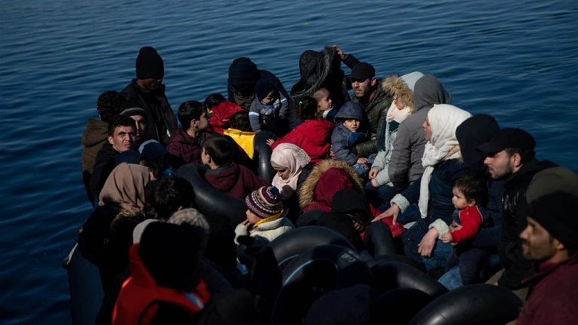 إنقاذ 75 مهاجرًا قبالة اليونان