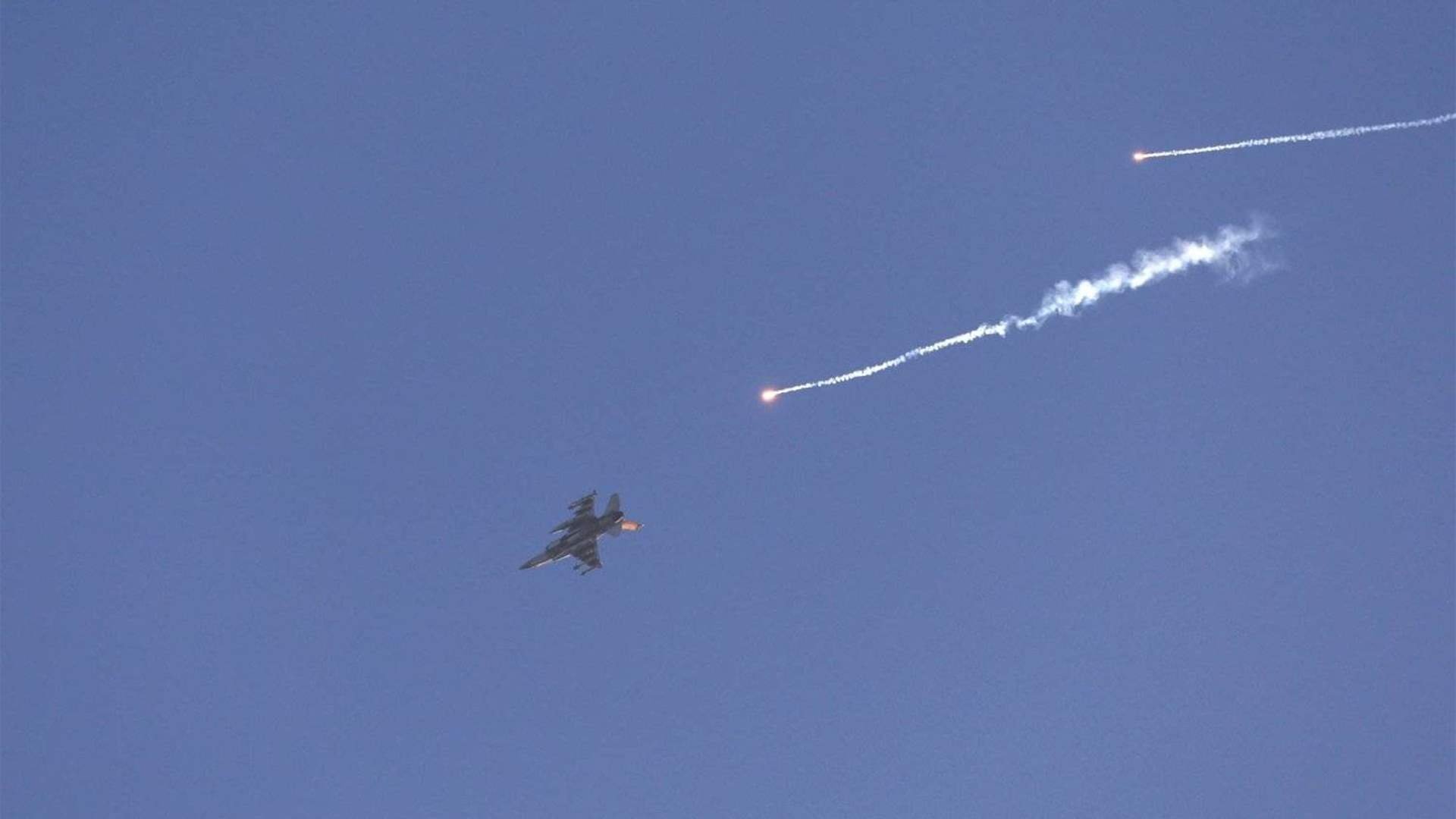 Israeli warplanes break sound barrier again over Lebanon