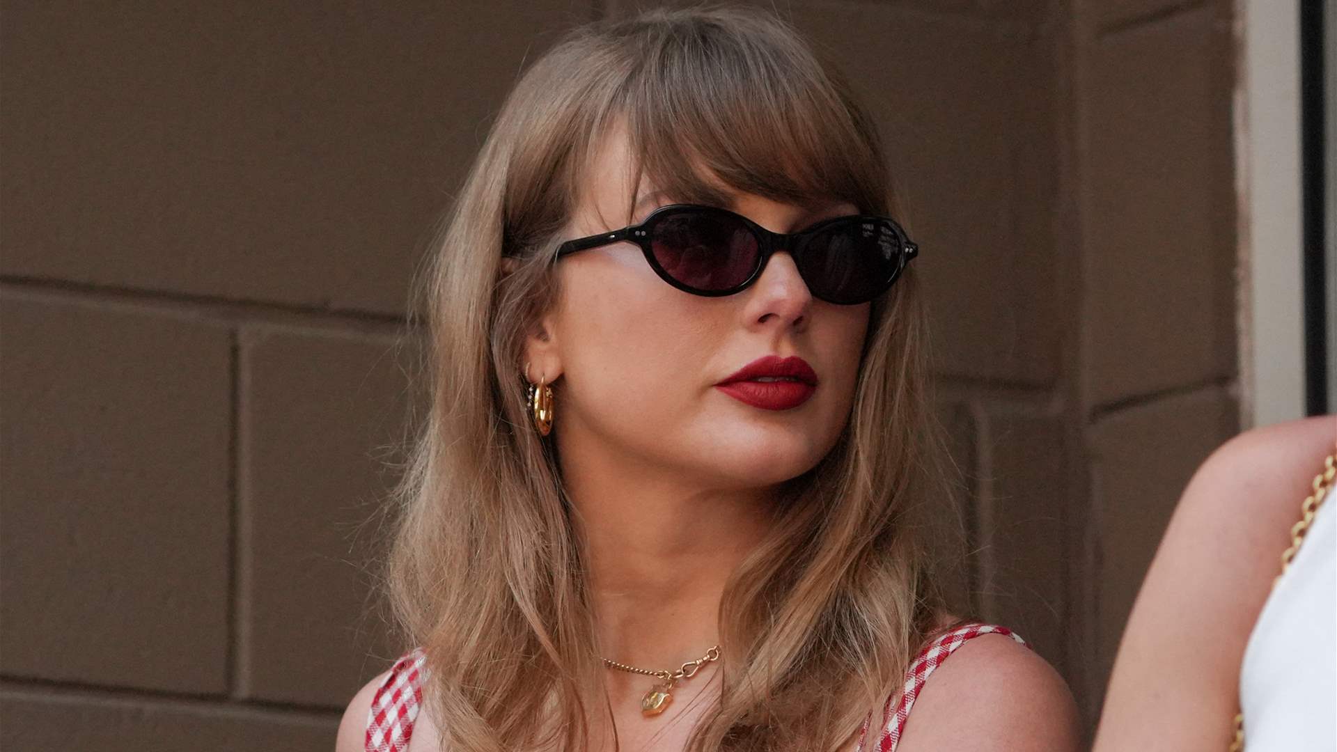 Taylor Swift announces she will vote for Kamala Harris