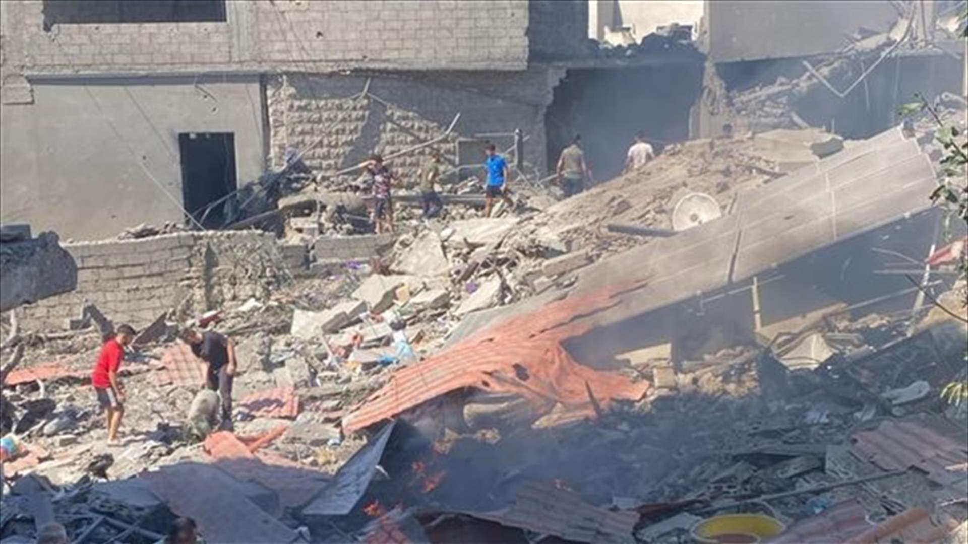 Woman&#39;s body recovered from rubble in Tyre after an Israeli airstrike