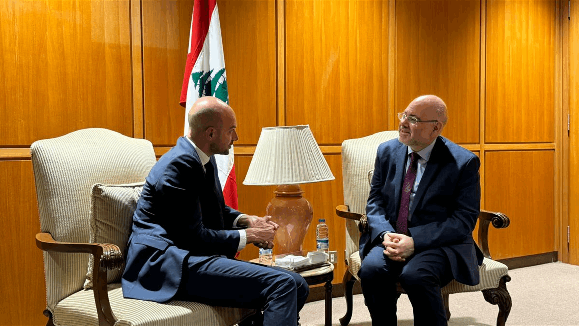 الأبيض استقبل وزير الخارجية الفرنسي في المطار... بارو: فرنسا تقف إلى جانب لبنان