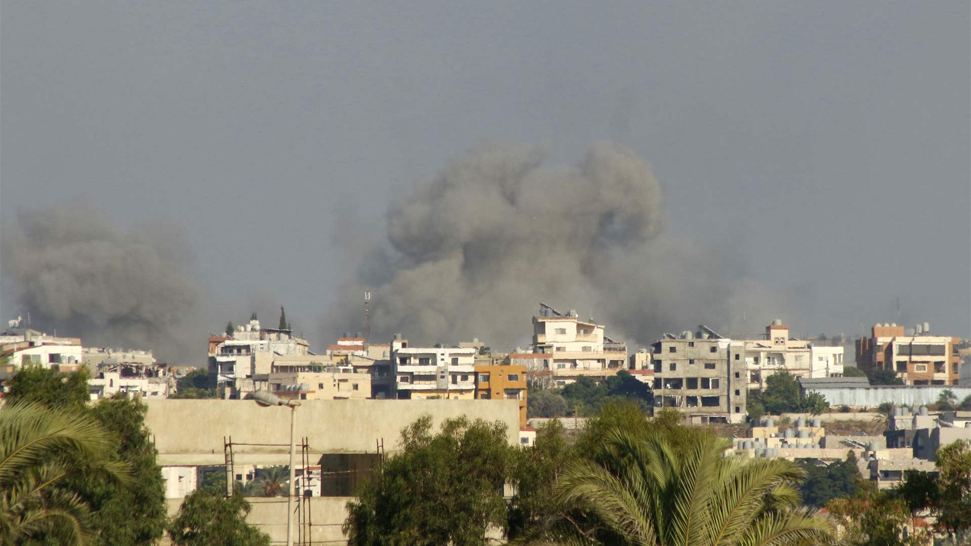 Israeli airstrikes target Chiyah area in Beirut&#39;s southern suburbs