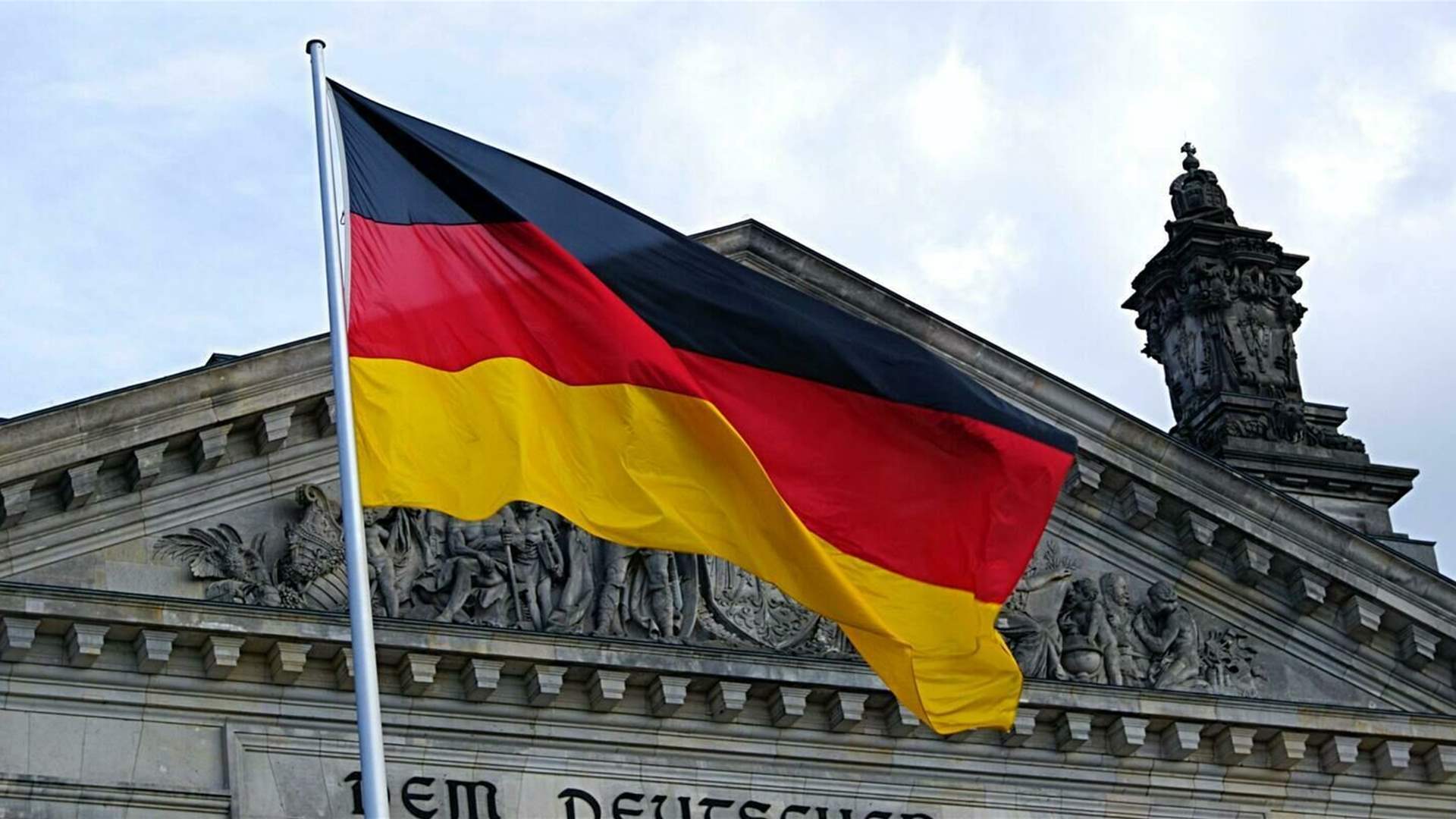 Germany urges its nationals to leave Iran