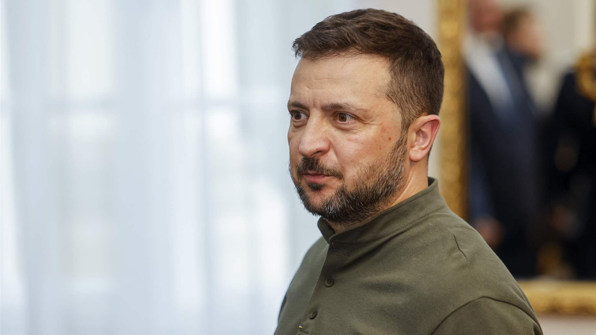 Zelenskyy arrives in Paris as part of European tour