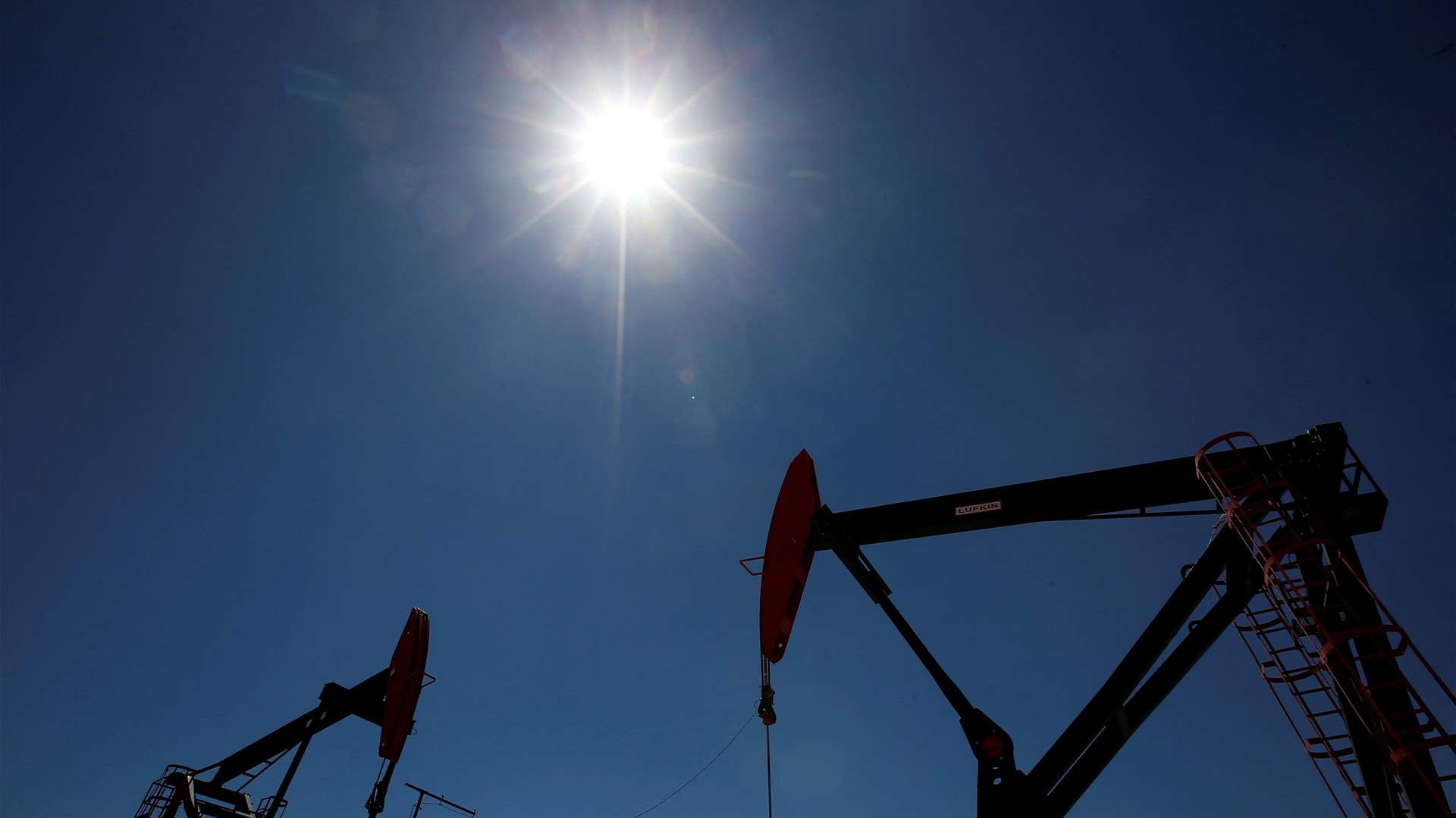 Oil price tumbles 5% on easing Middle East fears