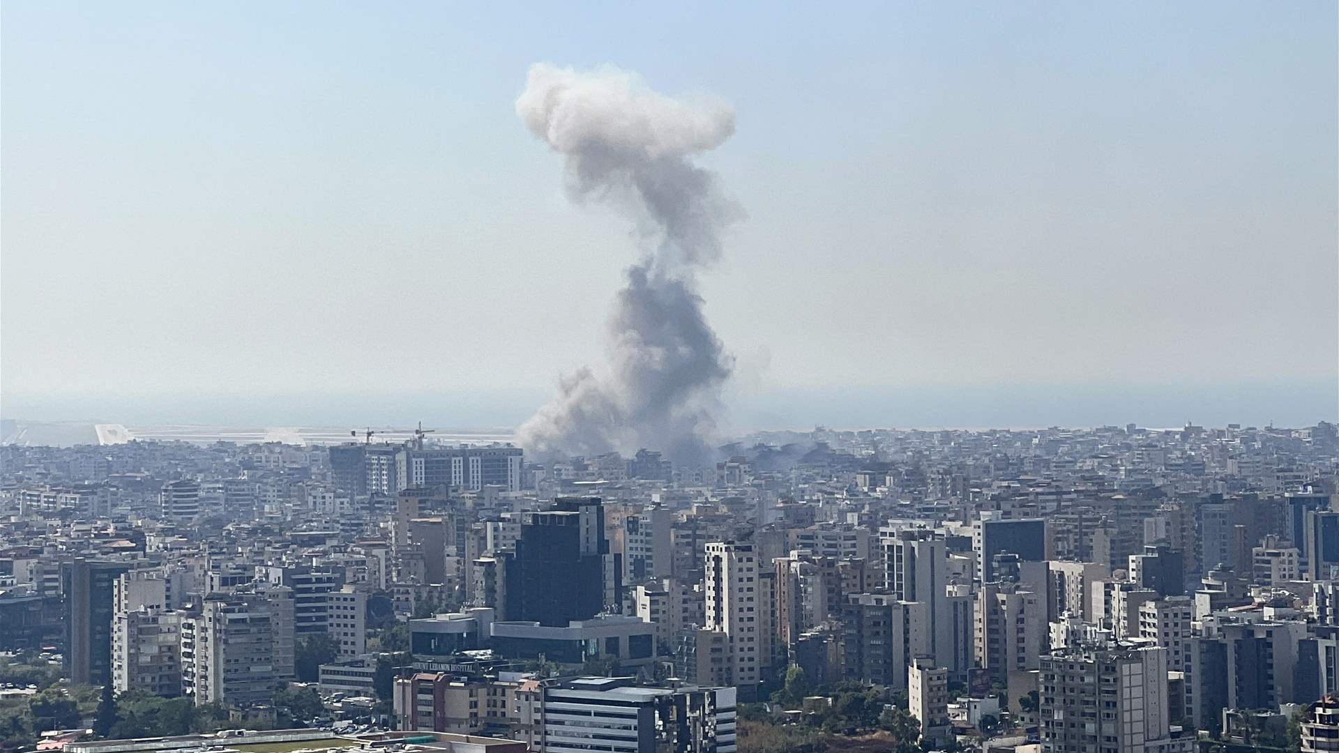 Series of Israeli airstrikes hits Beirut&#39;s southern suburbs