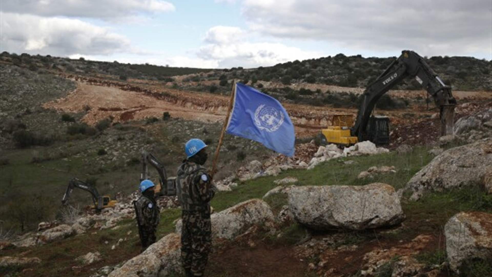 Israeli army claims: UN peacekeepers in Lebanon &#39;not a target&#39;