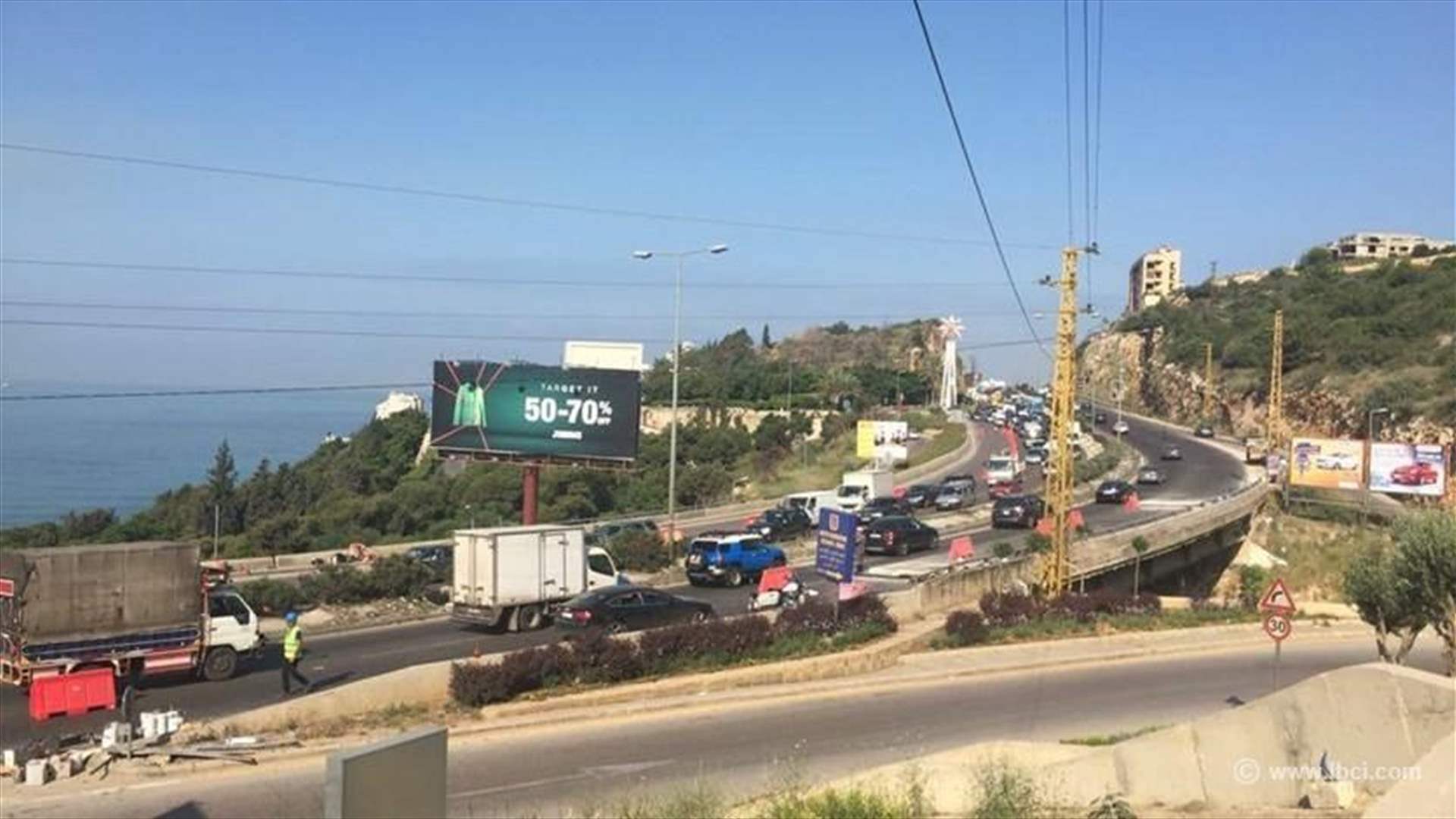 Traffic blocked on Jounieh highway due to security incident: Traffic Management Authority