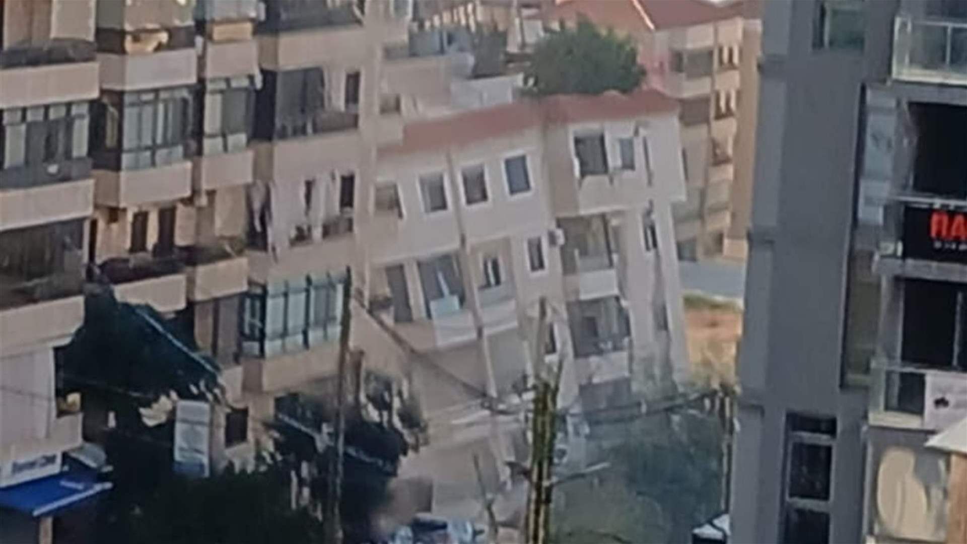 Heavy Israeli strikes pound Beirut&#39;s southern suburbs and surrounding areas following evacuation alerts