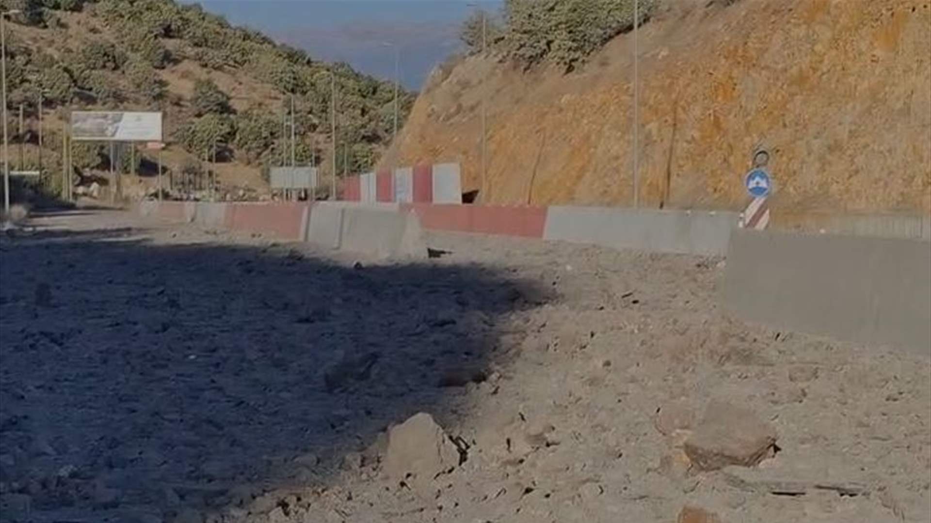 LBCI camera captures Wadi Al-Harir between Masnaa and Jdeidet Yabous following Israeli strikes 