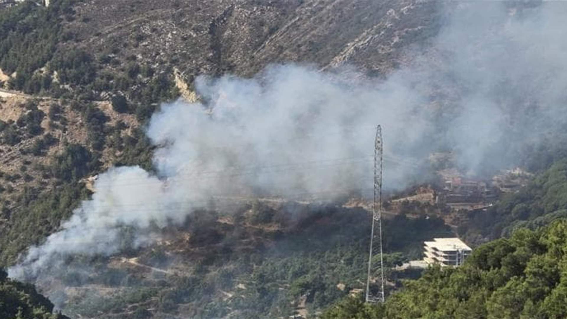 Fire erupts between Zikrit and Jeita, Lebanon; causes still unknown