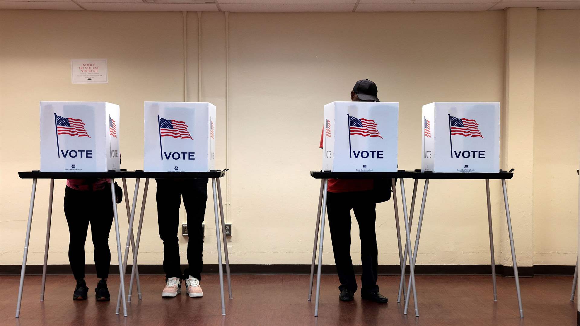 FBI says fake bomb threats made to US polling stations, sees Russia link -statement