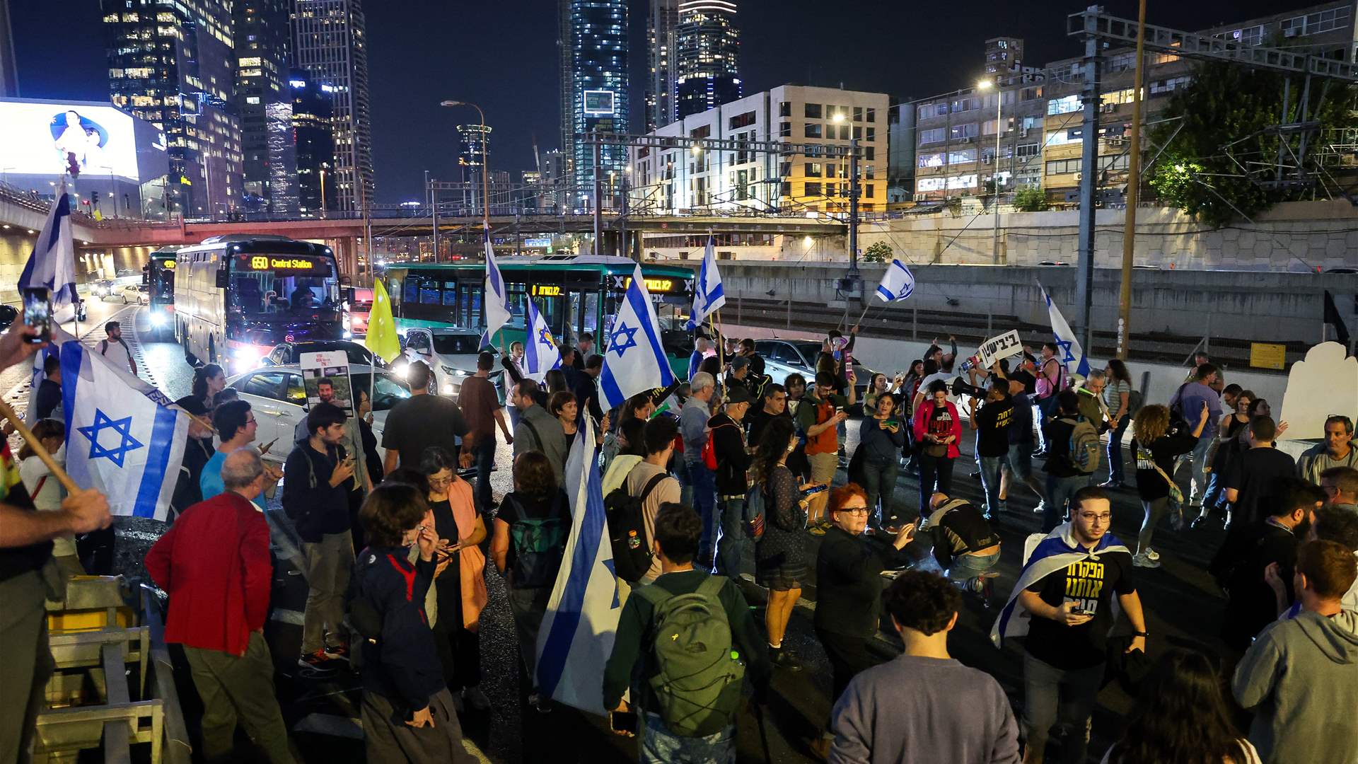 Hundreds in Tel Aviv protest Israel defense minister&#39;s firing: AFP journalist reports