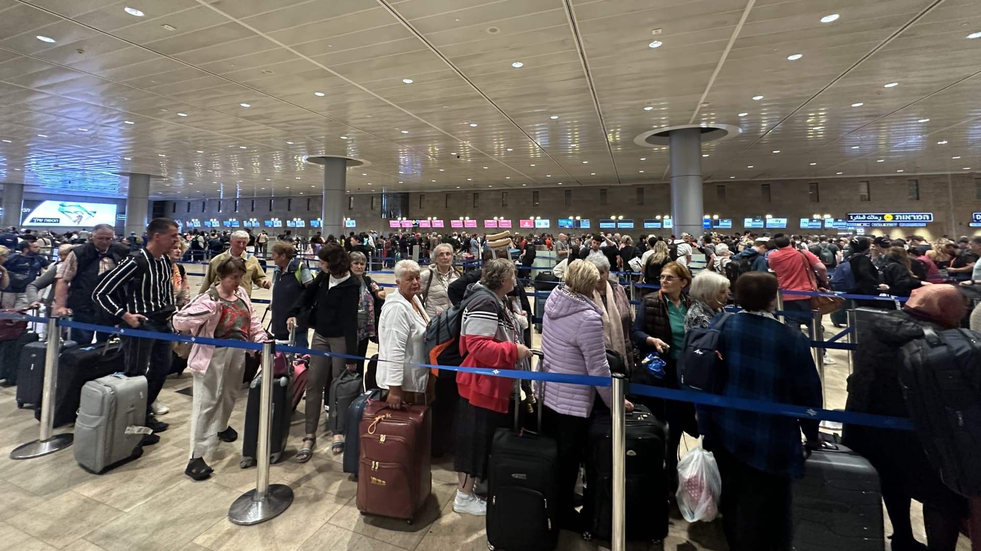 Israel&#39;s Ben Gurion Airport halts flights after rocket impact