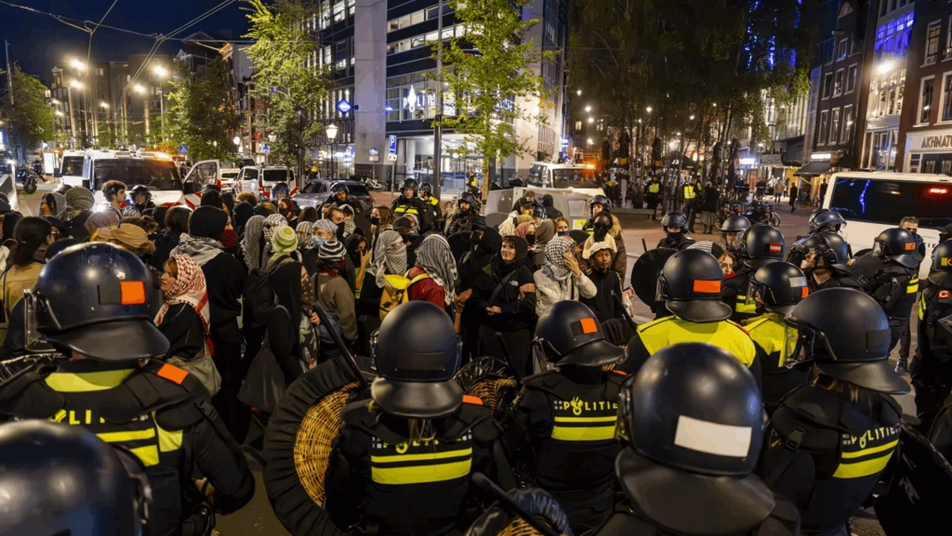 Five people hospitalized, 62 arrested after Amsterdam clashes: Police says